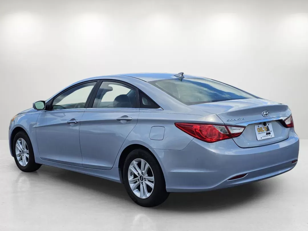 2013 /Gray Hyundai Sonata GLS (5NPEB4AC0DH) with an Gas I4 2.4L/144 engine, 6-Speed Automatic w/Manual Shift transmission, located at 521 Old Farm Lane Rd, Prattville, AL, 36066, (334) 325-1505, 32.482460, -86.416367 - 2013 Hyundai Sonata GLS - Photo#6