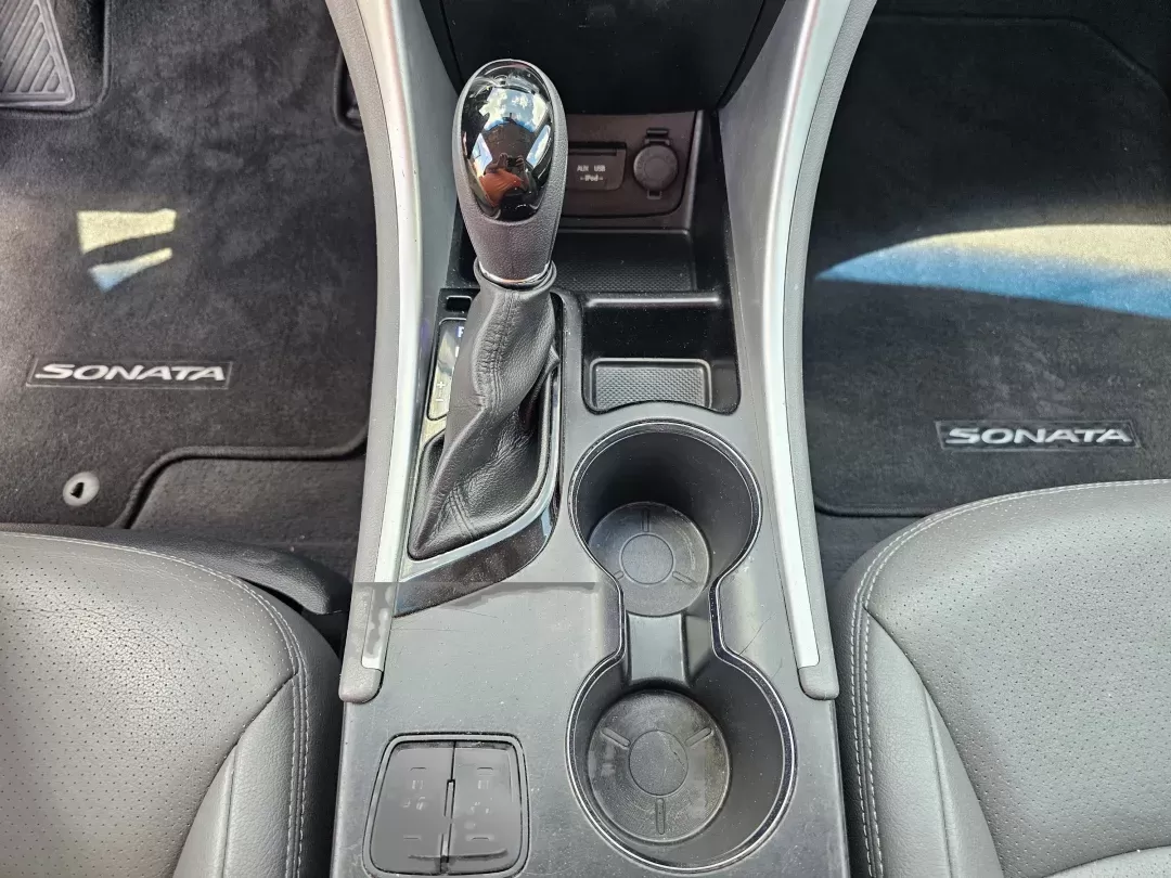 2013 /Gray Hyundai Sonata GLS (5NPEB4AC0DH) with an Gas I4 2.4L/144 engine, 6-Speed Automatic w/Manual Shift transmission, located at 521 Old Farm Lane Rd, Prattville, AL, 36066, (334) 325-1505, 32.482460, -86.416367 - 2013 Hyundai Sonata GLS - Photo#13