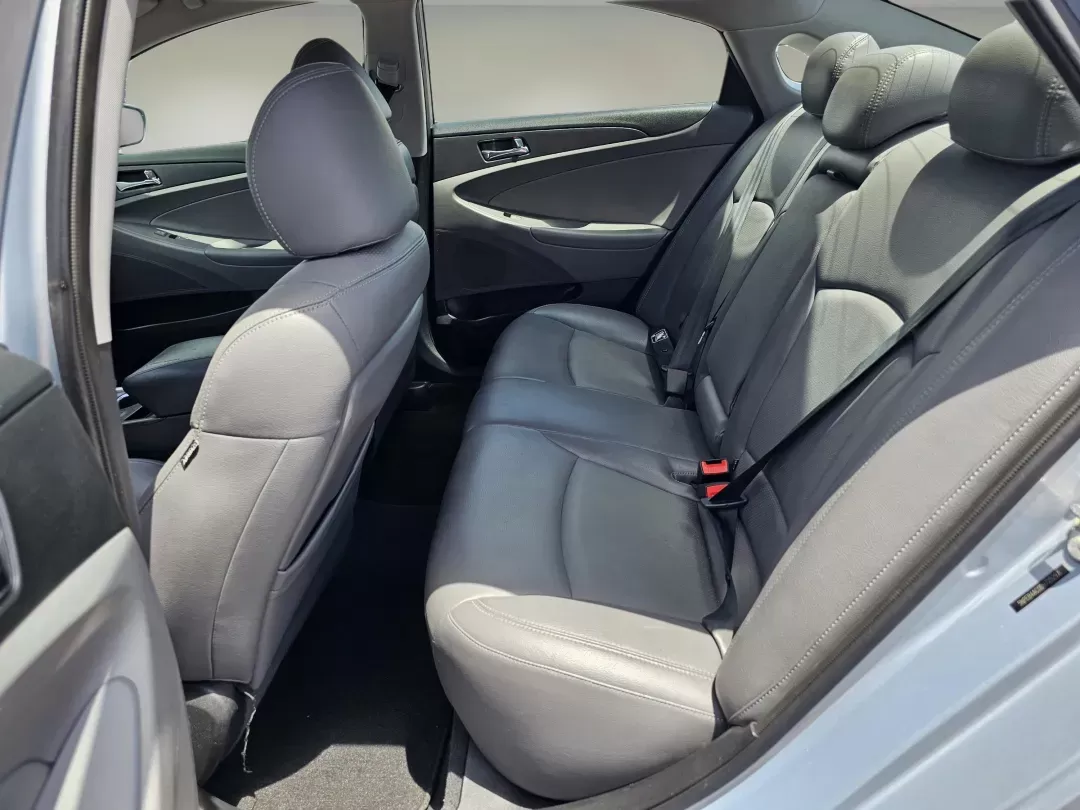 2013 /Gray Hyundai Sonata GLS (5NPEB4AC0DH) with an Gas I4 2.4L/144 engine, 6-Speed Automatic w/Manual Shift transmission, located at 521 Old Farm Lane Rd, Prattville, AL, 36066, (334) 325-1505, 32.482460, -86.416367 - 2013 Hyundai Sonata GLS - Photo#14