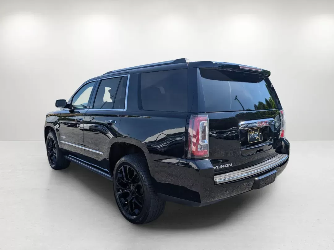 2018 /Cocoa/Dark Atmosphere GMC Yukon Denali (1GKS1CKJ7JR) with an Gas V8 6.2L/376 engine, 10-Speed Automatic transmission, located at 3959 U.S. 80 W, Phenix City, AL, 36870, (334) 297-4885, 32.469296, -85.135185 - 2018 GMC Yukon Denali - Photo#6