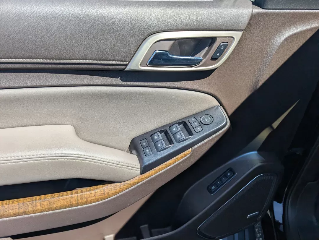 2018 /Cocoa/Dark Atmosphere GMC Yukon Denali (1GKS1CKJ7JR) with an Gas V8 6.2L/376 engine, 10-Speed Automatic transmission, located at 3959 U.S. 80 W, Phenix City, AL, 36870, (334) 297-4885, 32.469296, -85.135185 - 2018 GMC Yukon Denali - Photo#8