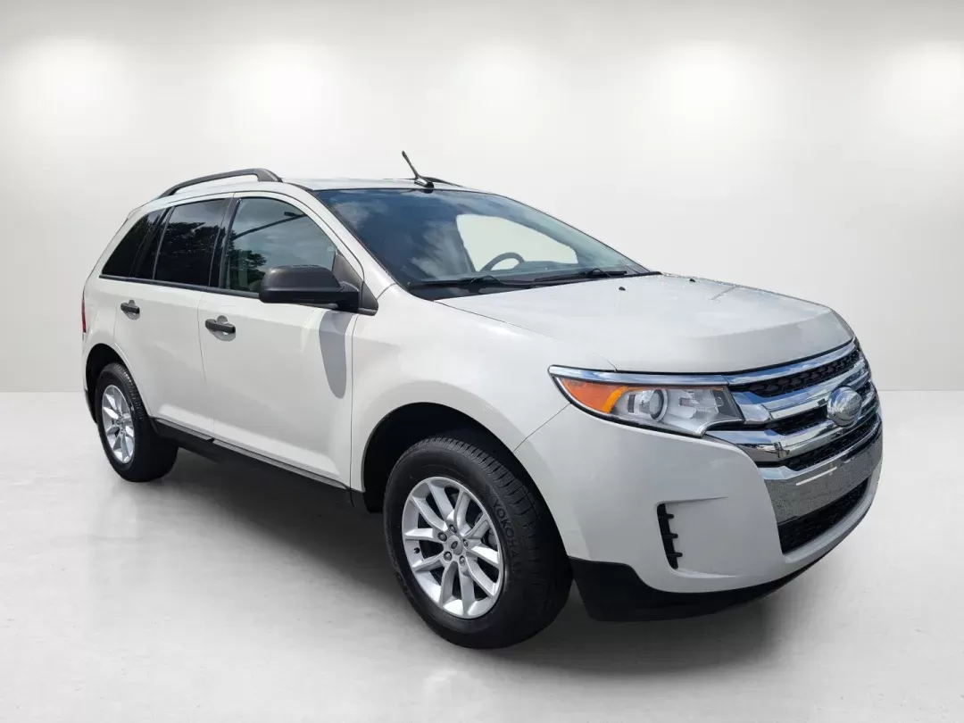 2013 Ford Edge SE (2FMDK3GC8DB) with an Gas V6 3.5L/213 engine, 6-Speed Automatic w/manual shift transmission, located at 521 Old Farm Lane Rd, Prattville, AL, 36066, (334) 325-1505, 32.482460, -86.416367 - 2013 Ford Edge SE - Photo#2