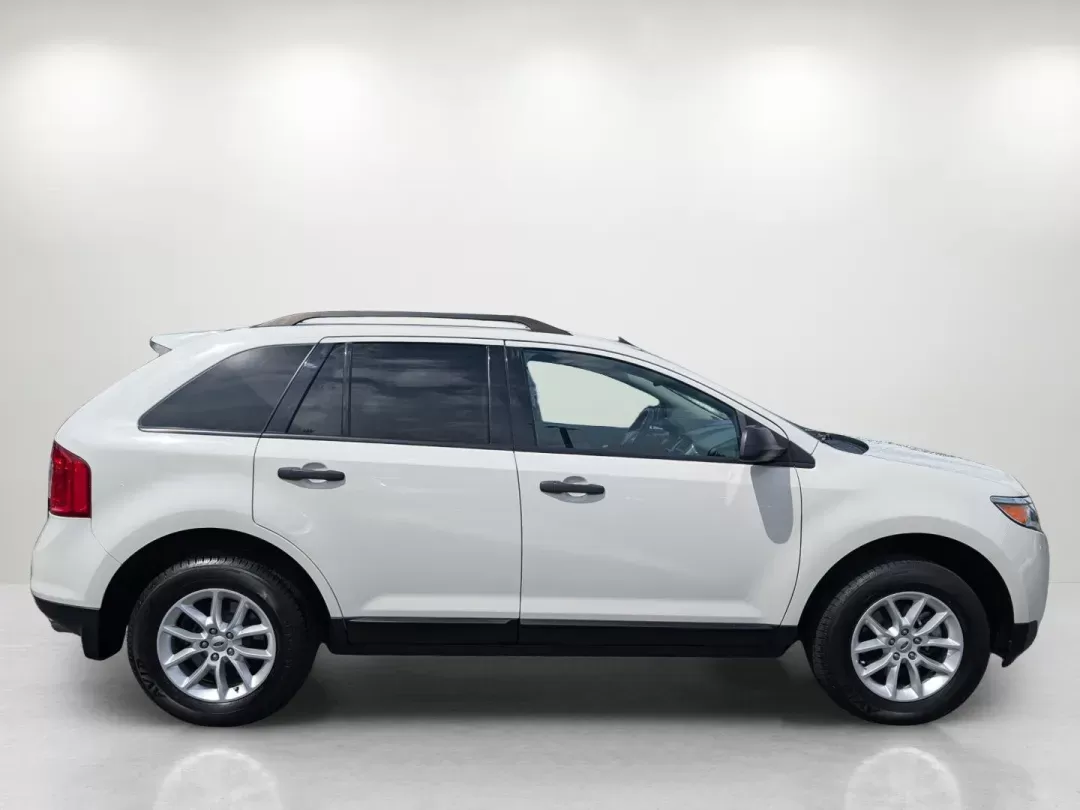 2013 Ford Edge SE (2FMDK3GC8DB) with an Gas V6 3.5L/213 engine, 6-Speed Automatic w/manual shift transmission, located at 521 Old Farm Lane Rd, Prattville, AL, 36066, (334) 325-1505, 32.482460, -86.416367 - 2013 Ford Edge SE - Photo#3