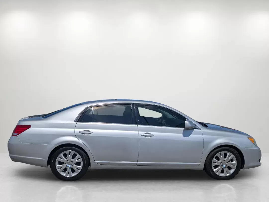 2010 Toyota Avalon XLS (4T1BK3DB4AU) with an Other engine, located at 7000 Northlake Connector, Columbus, GA, 31904, (706) 987-8085, 32.524975, -84.978134 - Are you searching for a reliable and spacious sedan that fits both your lifestyle and budget? Look no further than this 2010 Toyota Avalon XLS at Gils Auto - Columbus #2, your trusted Buy Here Pay Here dealership located at 7000 Northlake Connector, Columbus, GA 31904. This elegant sedan is perfect - Photo#4