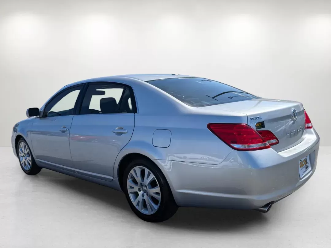 2010 Toyota Avalon XLS (4T1BK3DB4AU) with an Other engine, located at 7000 Northlake Connector, Columbus, GA, 31904, (706) 987-8085, 32.524975, -84.978134 - Are you searching for a reliable and spacious sedan that fits both your lifestyle and budget? Look no further than this 2010 Toyota Avalon XLS at Gils Auto - Columbus #2, your trusted Buy Here Pay Here dealership located at 7000 Northlake Connector, Columbus, GA 31904. This elegant sedan is perfect - Photo#7