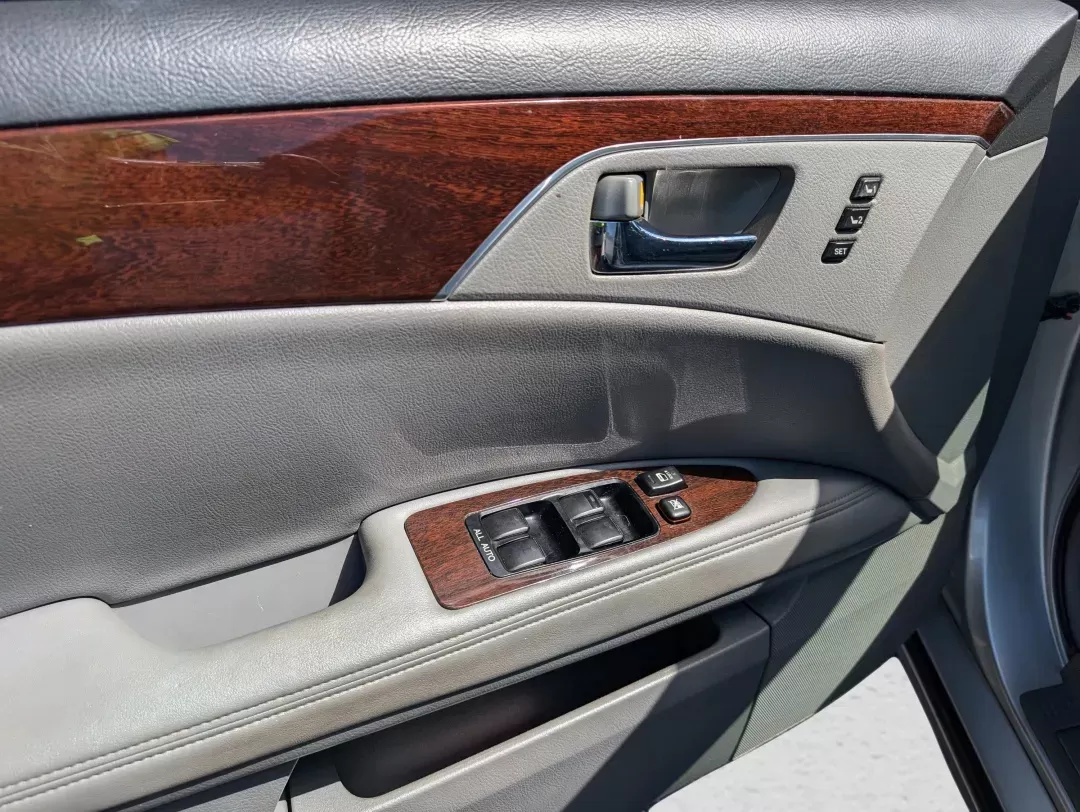2010 Toyota Avalon XLS (4T1BK3DB4AU) with an Other engine, located at 7000 Northlake Connector, Columbus, GA, 31904, (706) 987-8085, 32.524975, -84.978134 - Are you searching for a reliable and spacious sedan that fits both your lifestyle and budget? Look no further than this 2010 Toyota Avalon XLS at Gils Auto - Columbus #2, your trusted Buy Here Pay Here dealership located at 7000 Northlake Connector, Columbus, GA 31904. This elegant sedan is perfect - Photo#9