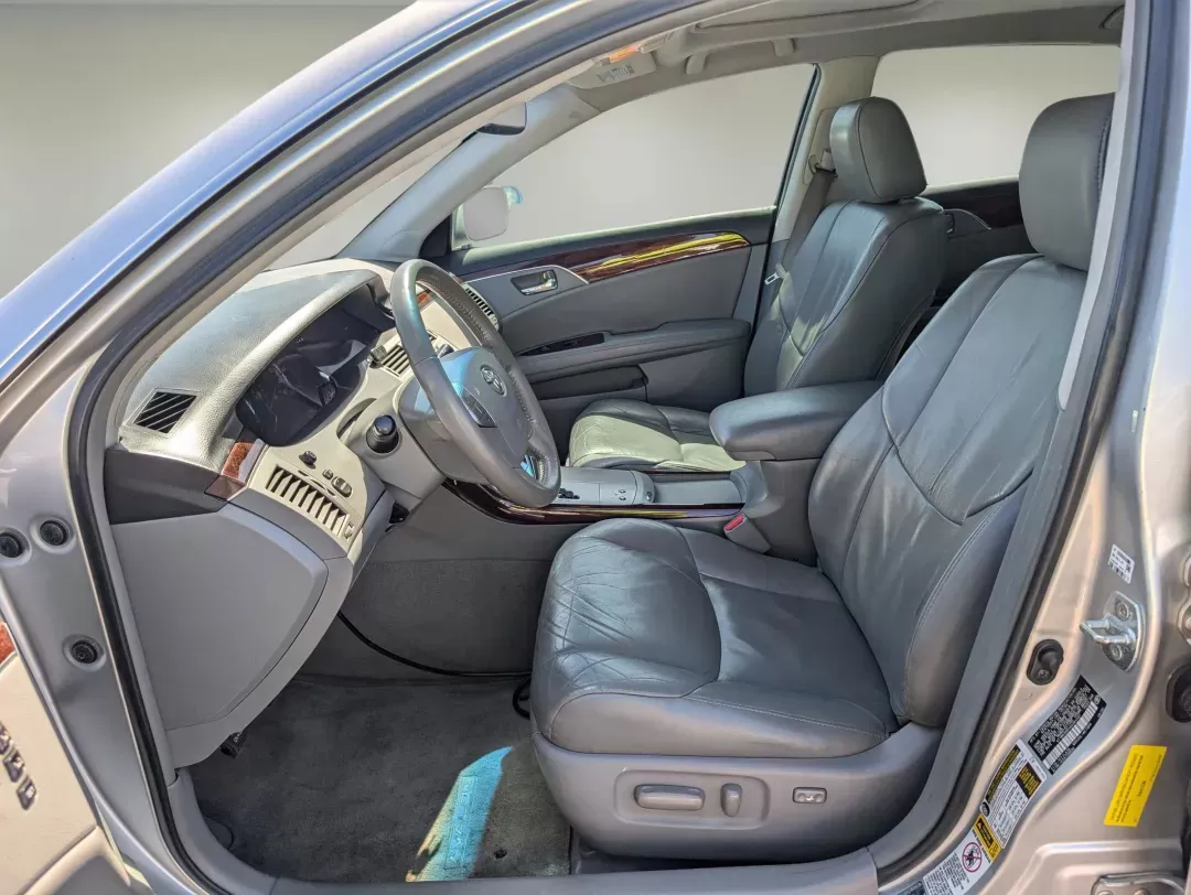 2010 Toyota Avalon XLS (4T1BK3DB4AU) with an Other engine, located at 7000 Northlake Connector, Columbus, GA, 31904, (706) 987-8085, 32.524975, -84.978134 - Are you searching for a reliable and spacious sedan that fits both your lifestyle and budget? Look no further than this 2010 Toyota Avalon XLS at Gils Auto - Columbus #2, your trusted Buy Here Pay Here dealership located at 7000 Northlake Connector, Columbus, GA 31904. This elegant sedan is perfect - Photo#10