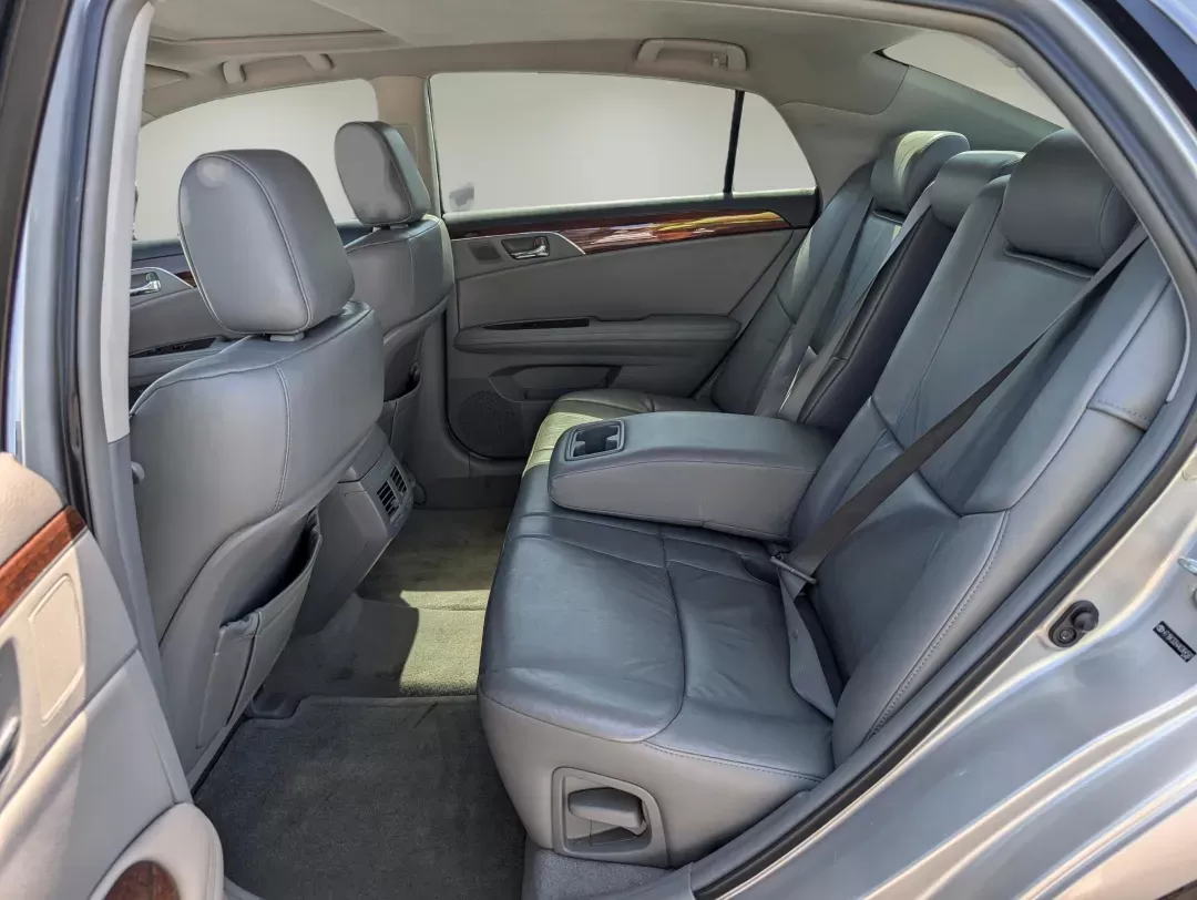 2010 Toyota Avalon XLS (4T1BK3DB4AU) with an Other engine, located at 7000 Northlake Connector, Columbus, GA, 31904, (706) 987-8085, 32.524975, -84.978134 - Are you searching for a reliable and spacious sedan that fits both your lifestyle and budget? Look no further than this 2010 Toyota Avalon XLS at Gils Auto - Columbus #2, your trusted Buy Here Pay Here dealership located at 7000 Northlake Connector, Columbus, GA 31904. This elegant sedan is perfect - Photo#11