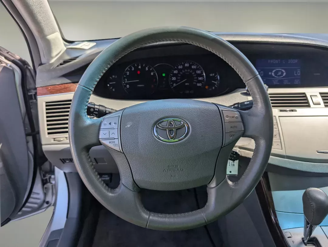 2010 Toyota Avalon XLS (4T1BK3DB4AU) with an Other engine, located at 7000 Northlake Connector, Columbus, GA, 31904, (706) 987-8085, 32.524975, -84.978134 - Are you searching for a reliable and spacious sedan that fits both your lifestyle and budget? Look no further than this 2010 Toyota Avalon XLS at Gils Auto - Columbus #2, your trusted Buy Here Pay Here dealership located at 7000 Northlake Connector, Columbus, GA 31904. This elegant sedan is perfect - Photo#13