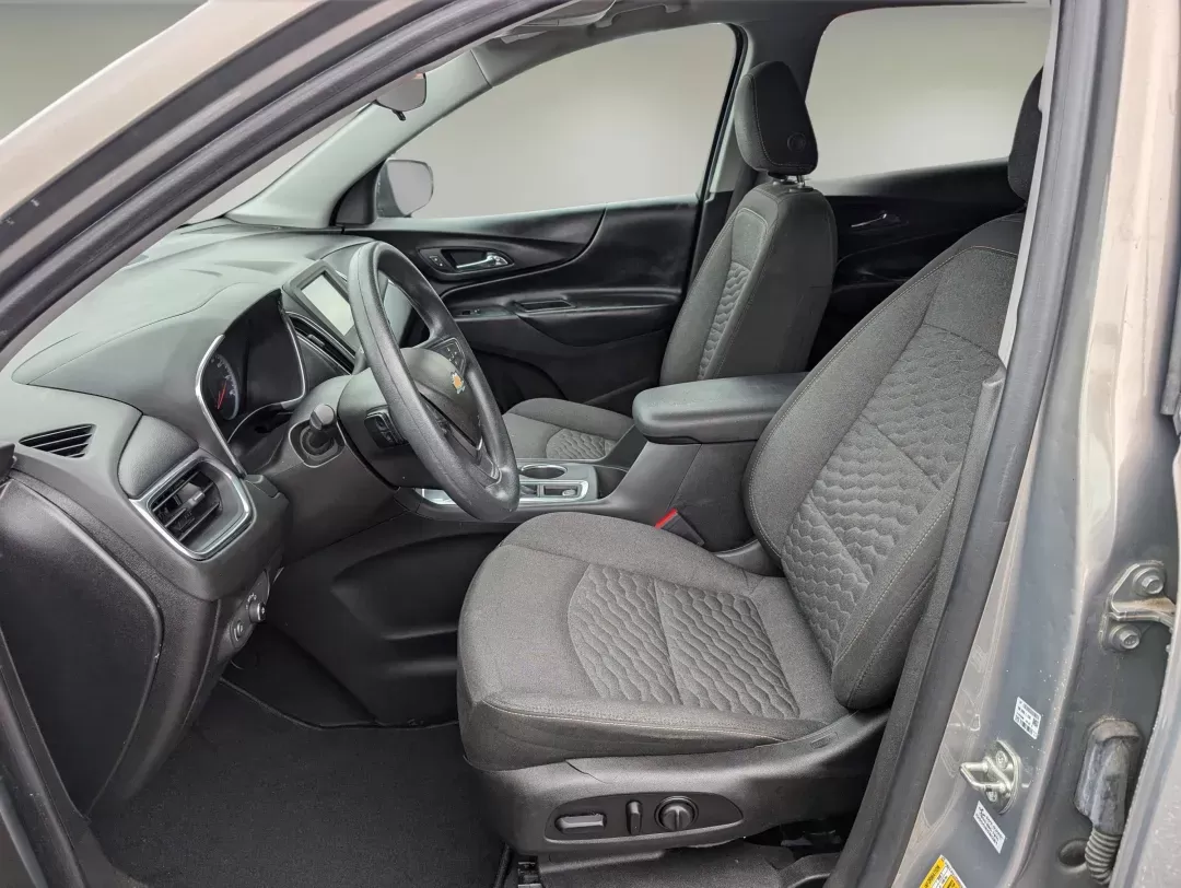 2018 /Jet Black Chevrolet Equinox LT (3GNAXJEV1JS) with an Turbocharged Gas I4 1.5L/ engine, 6-Speed Automatic transmission, located at 1430 Gateway Drive, Opelika, AL, 36801, (334) 239-0944, 32.637871, -85.409790 - 2018 Chevrolet Equinox LT - Photo#9