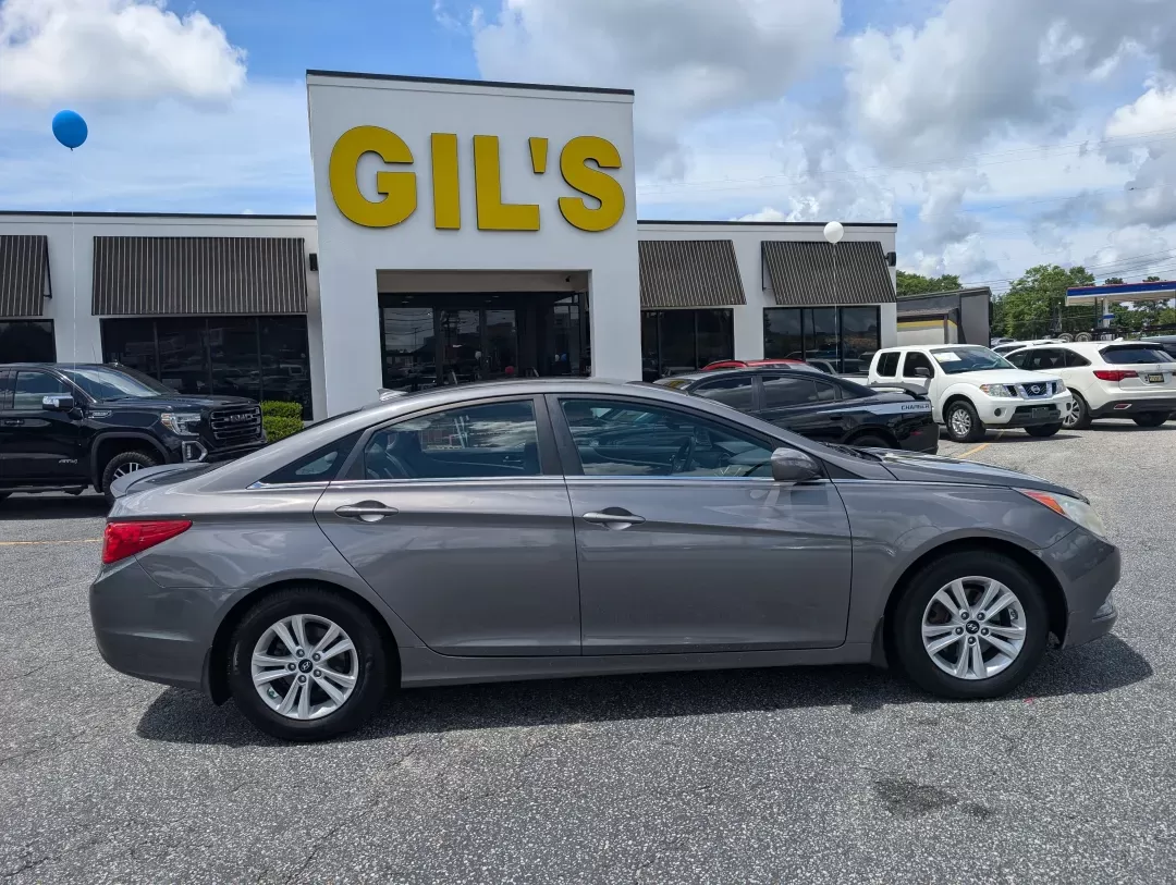 2012 /Gray Hyundai Sonata GLS PZEV (5NPEB4AC0CH) with an Gas I4 2.4L/144 engine, 6-Speed Automatic w/manual shift transmission, located at 3959 U.S. 80 W, Phenix City, AL, 36870, (334) 297-4885, 32.469296, -85.135185 - 2012 Hyundai Sonata GLS PZEV - Photo#3