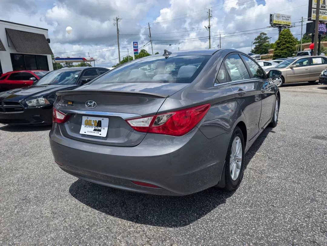 2012 /Gray Hyundai Sonata GLS PZEV (5NPEB4AC0CH) with an Gas I4 2.4L/144 engine, 6-Speed Automatic w/manual shift transmission, located at 3959 U.S. 80 W, Phenix City, AL, 36870, (334) 297-4885, 32.469296, -85.135185 - 2012 Hyundai Sonata GLS PZEV - Photo#4