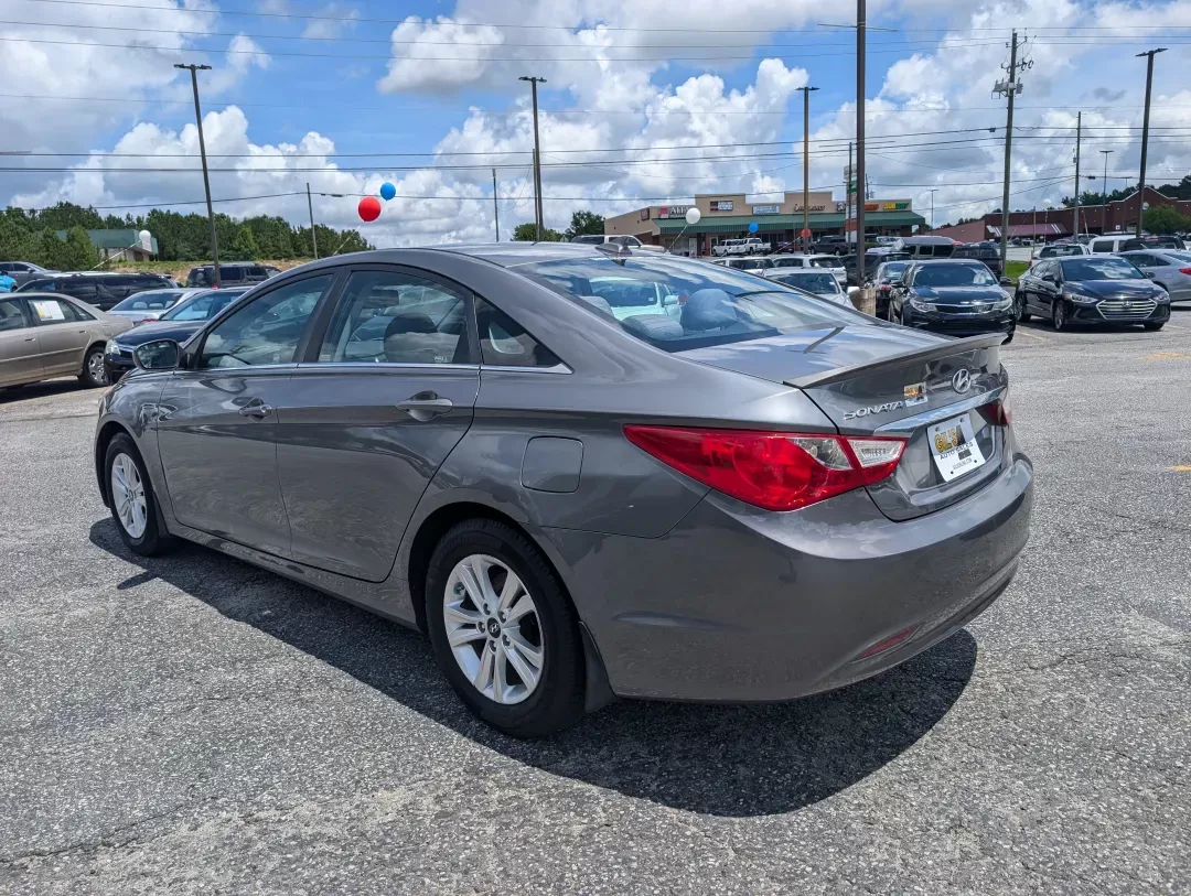 2012 /Gray Hyundai Sonata GLS PZEV (5NPEB4AC0CH) with an Gas I4 2.4L/144 engine, 6-Speed Automatic w/manual shift transmission, located at 3959 U.S. 80 W, Phenix City, AL, 36870, (334) 297-4885, 32.469296, -85.135185 - 2012 Hyundai Sonata GLS PZEV - Photo#6