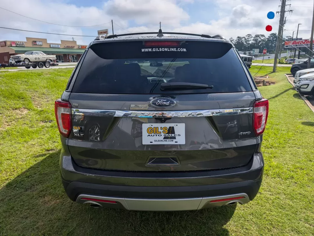 2017 Ford Explorer XLT (1FM5K8D83HG) with an Regular Unleaded V-6 3.5 L/213 engine, 6-Speed Automatic w/OD transmission, located at 3959 U.S. 80 W, Phenix City, AL, 36870, (334) 297-4885, 32.469296, -85.135185 - 2017 Ford Explorer XLT - Photo#5