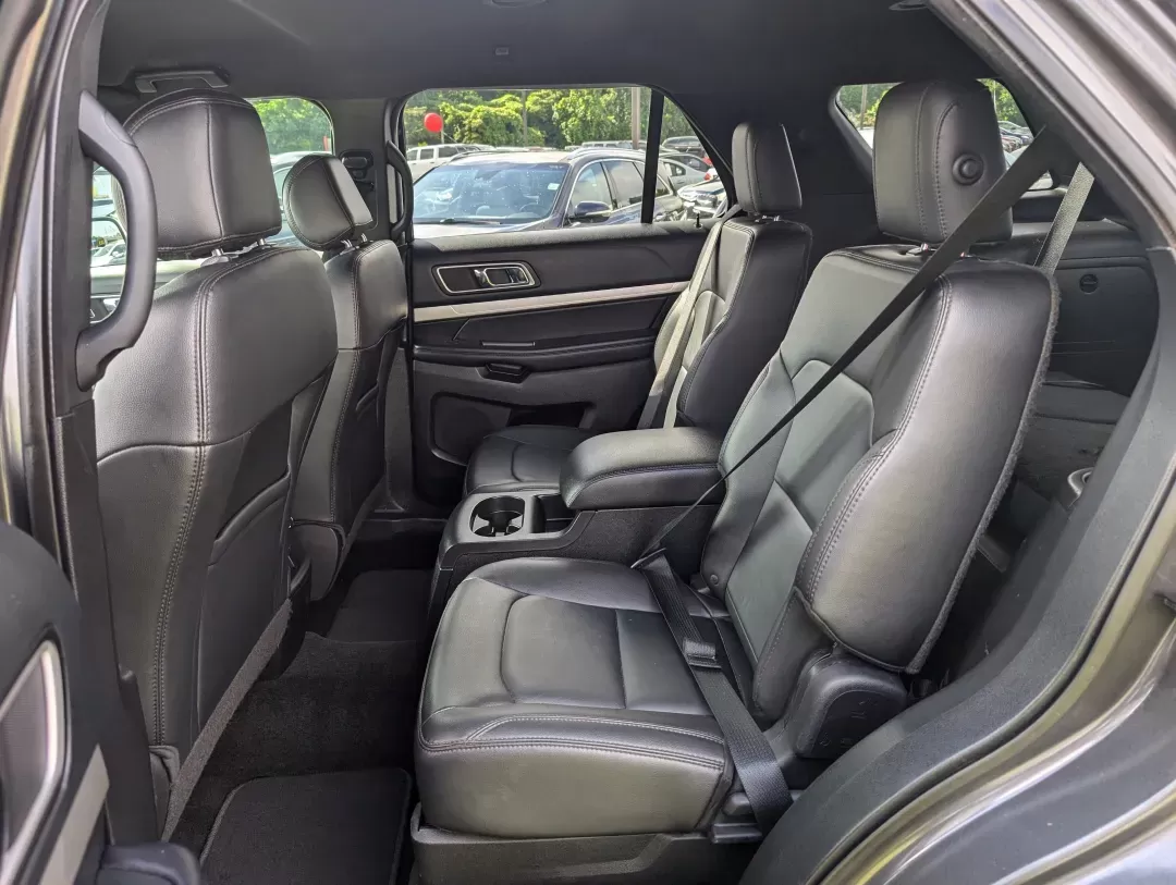 2017 Ford Explorer XLT (1FM5K8D83HG) with an Regular Unleaded V-6 3.5 L/213 engine, 6-Speed Automatic w/OD transmission, located at 3959 U.S. 80 W, Phenix City, AL, 36870, (334) 297-4885, 32.469296, -85.135185 - 2017 Ford Explorer XLT - Photo#10