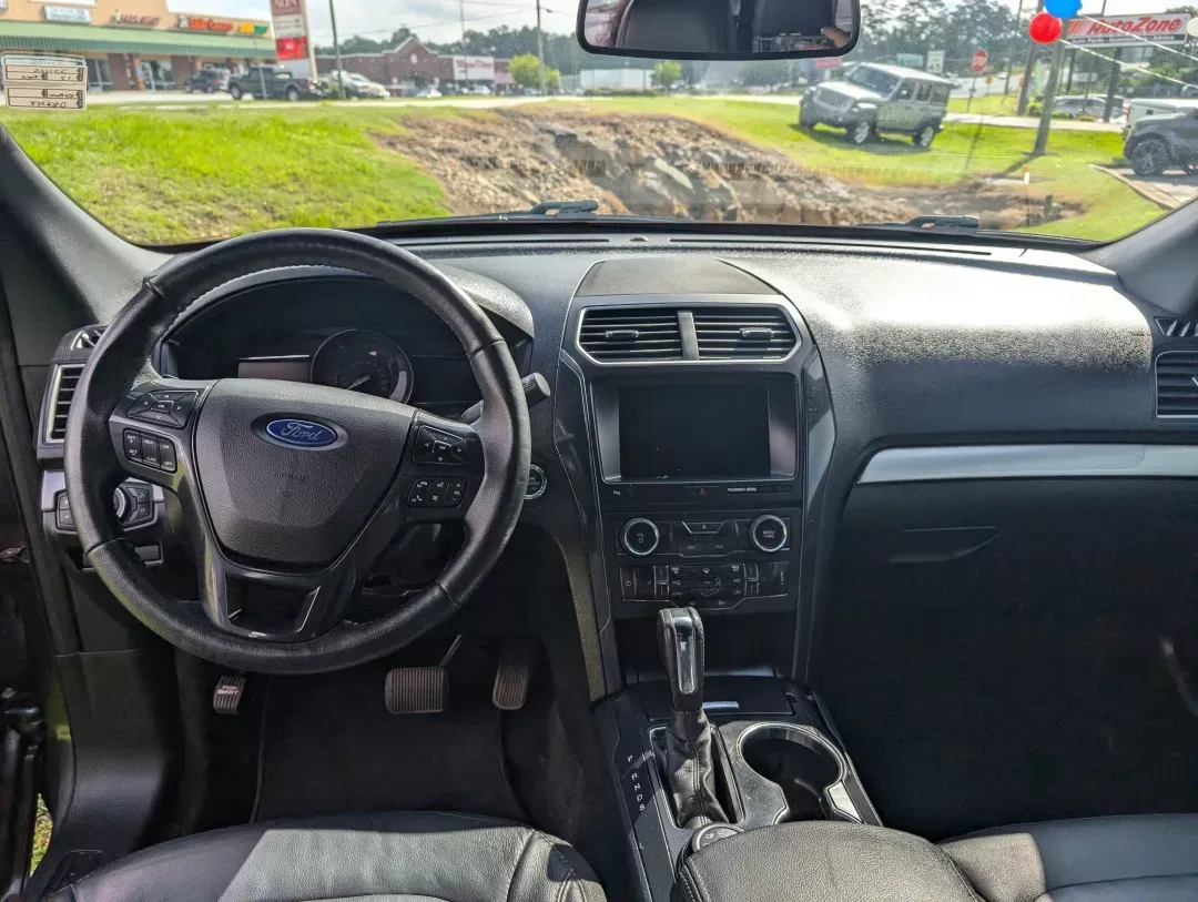 2017 Ford Explorer XLT (1FM5K8D83HG) with an Regular Unleaded V-6 3.5 L/213 engine, 6-Speed Automatic w/OD transmission, located at 3959 U.S. 80 W, Phenix City, AL, 36870, (334) 297-4885, 32.469296, -85.135185 - 2017 Ford Explorer XLT - Photo#12