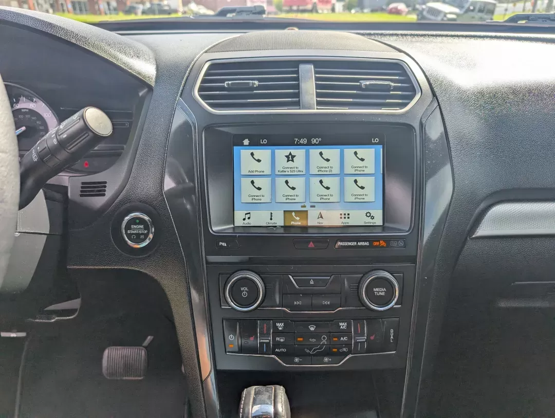 2017 Ford Explorer XLT (1FM5K8D83HG) with an Regular Unleaded V-6 3.5 L/213 engine, 6-Speed Automatic w/OD transmission, located at 3959 U.S. 80 W, Phenix City, AL, 36870, (334) 297-4885, 32.469296, -85.135185 - 2017 Ford Explorer XLT - Photo#13