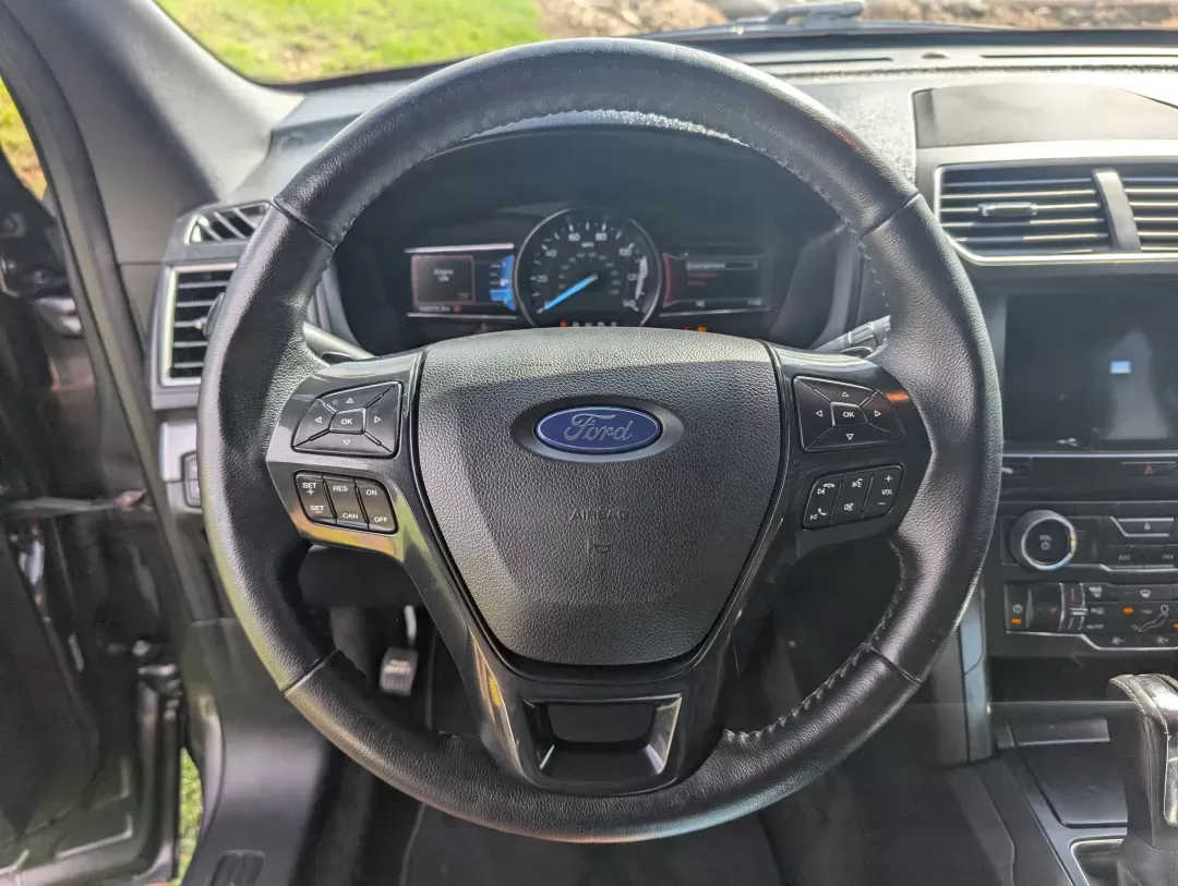2017 Ford Explorer XLT (1FM5K8D83HG) with an Regular Unleaded V-6 3.5 L/213 engine, 6-Speed Automatic w/OD transmission, located at 3959 U.S. 80 W, Phenix City, AL, 36870, (334) 297-4885, 32.469296, -85.135185 - 2017 Ford Explorer XLT - Photo#15