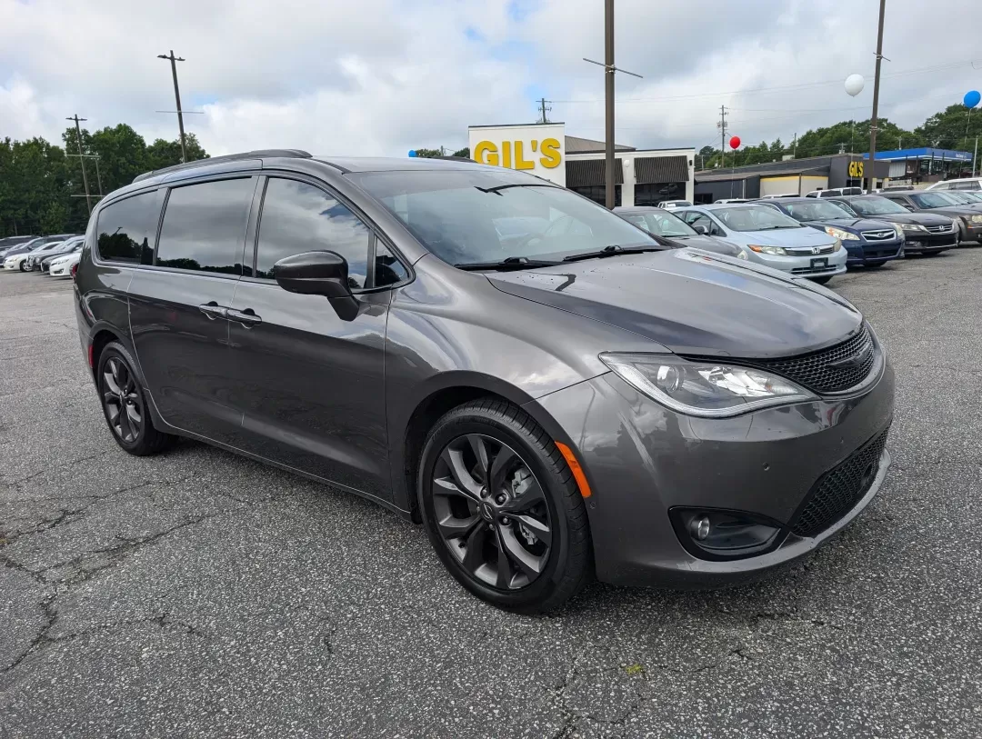 2019 /Black/Black/Black Chrysler Pacifica Touring Plus (2C4RC1FG7KR) with an Regular Unleaded V-6 3.6 L/220 engine, 9-Speed Automatic w/OD transmission, located at 3959 U.S. 80 W, Phenix City, AL, 36870, (334) 297-4885, 32.469296, -85.135185 - 2019 Chrysler Pacifica Touring Plus - Photo#2
