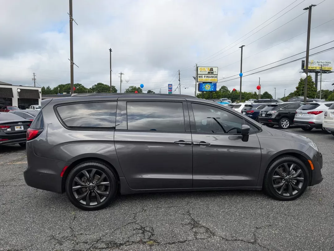 2019 /Black/Black/Black Chrysler Pacifica Touring Plus (2C4RC1FG7KR) with an Regular Unleaded V-6 3.6 L/220 engine, 9-Speed Automatic w/OD transmission, located at 3959 U.S. 80 W, Phenix City, AL, 36870, (334) 297-4885, 32.469296, -85.135185 - 2019 Chrysler Pacifica Touring Plus - Photo#3