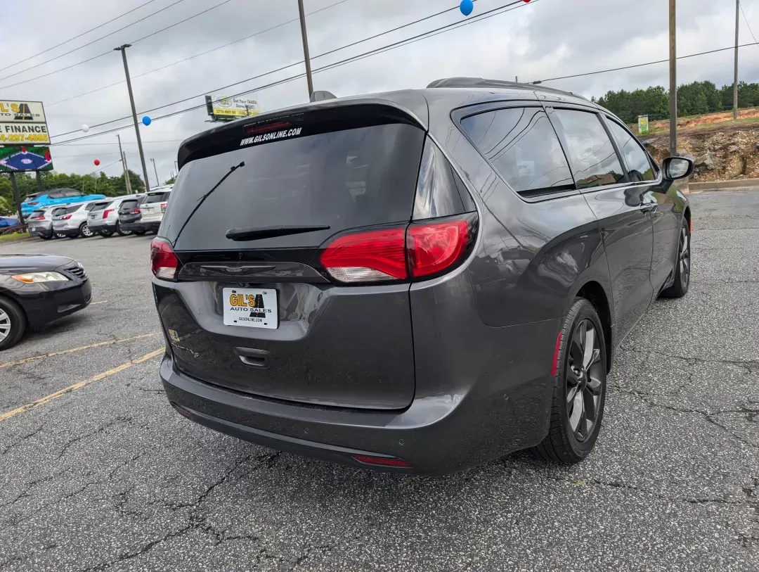 2019 /Black/Black/Black Chrysler Pacifica Touring Plus (2C4RC1FG7KR) with an Regular Unleaded V-6 3.6 L/220 engine, 9-Speed Automatic w/OD transmission, located at 3959 U.S. 80 W, Phenix City, AL, 36870, (334) 297-4885, 32.469296, -85.135185 - 2019 Chrysler Pacifica Touring Plus - Photo#4