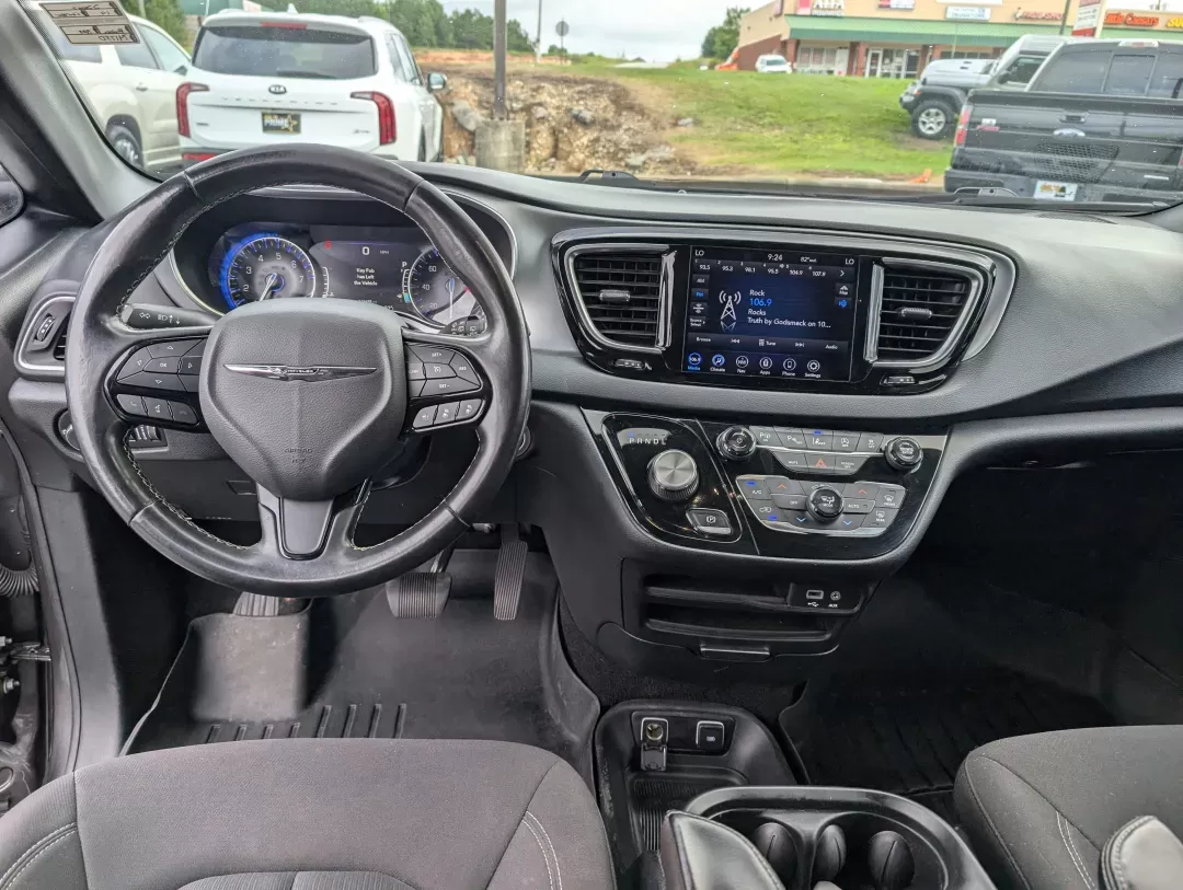 2019 /Black/Black/Black Chrysler Pacifica Touring Plus (2C4RC1FG7KR) with an Regular Unleaded V-6 3.6 L/220 engine, 9-Speed Automatic w/OD transmission, located at 3959 U.S. 80 W, Phenix City, AL, 36870, (334) 297-4885, 32.469296, -85.135185 - 2019 Chrysler Pacifica Touring Plus - Photo#12