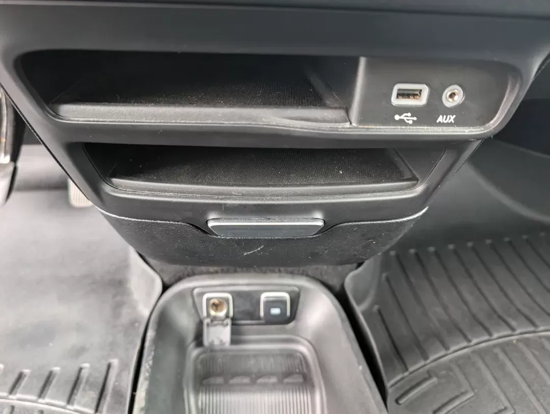 2019 /Black/Black/Black Chrysler Pacifica Touring Plus (2C4RC1FG7KR) with an Regular Unleaded V-6 3.6 L/220 engine, 9-Speed Automatic w/OD transmission, located at 3959 U.S. 80 W, Phenix City, AL, 36870, (334) 297-4885, 32.469296, -85.135185 - 2019 Chrysler Pacifica Touring Plus - Photo#14