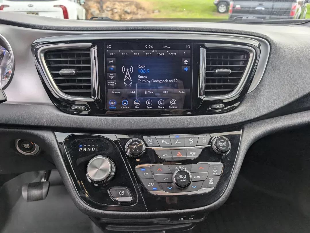 2019 /Black/Black/Black Chrysler Pacifica Touring Plus (2C4RC1FG7KR) with an Regular Unleaded V-6 3.6 L/220 engine, 9-Speed Automatic w/OD transmission, located at 3959 U.S. 80 W, Phenix City, AL, 36870, (334) 297-4885, 32.469296, -85.135185 - 2019 Chrysler Pacifica Touring Plus - Photo#15