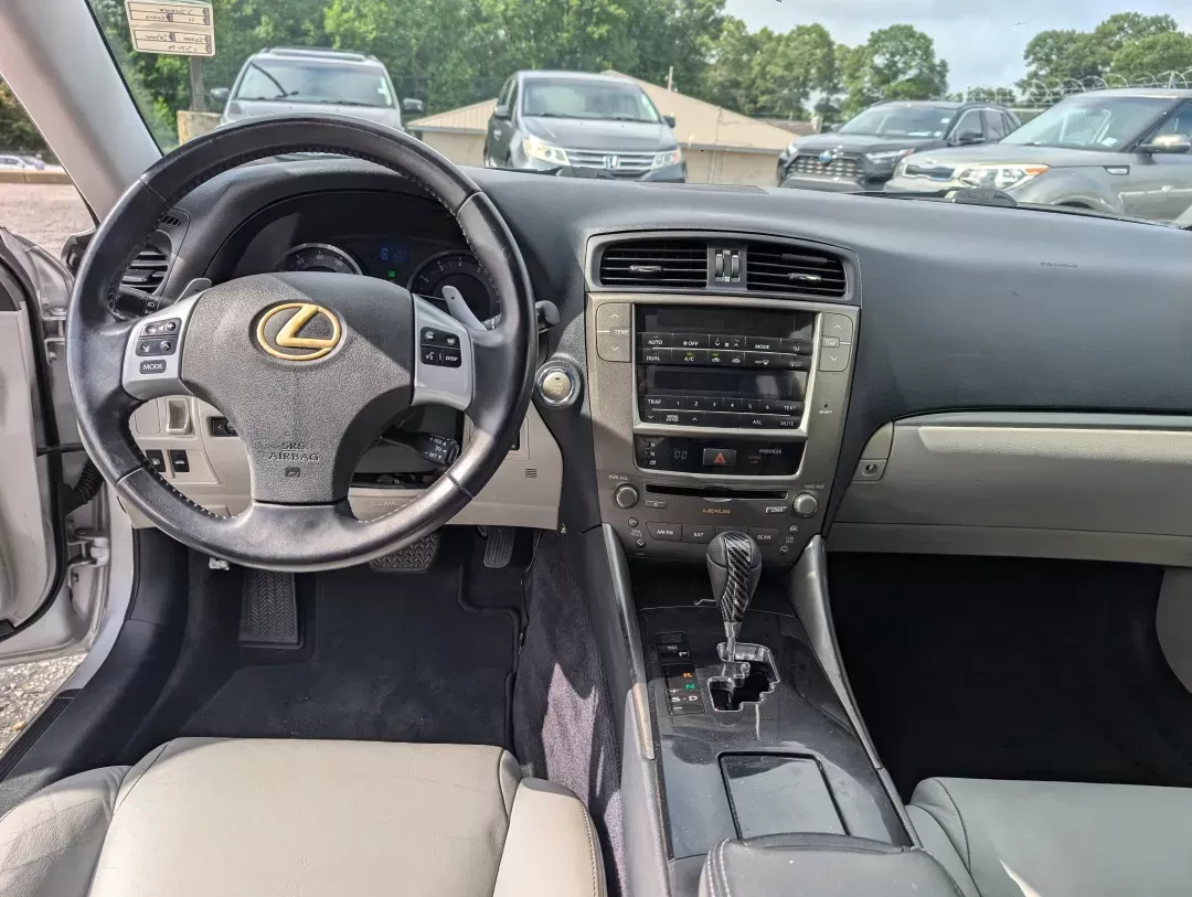 2011 Lexus IS 250 (JTHBF5C21B5) with an Gas V6 2.5L/152 engine, 6-Speed Automatic transmission, located at 3959 U.S. 80 W, Phenix City, AL, 36870, (334) 297-4885, 32.469296, -85.135185 - 2011 Lexus IS 250 - Photo#11