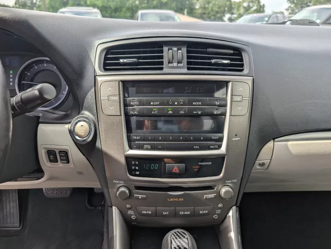 2011 Lexus IS 250 (JTHBF5C21B5) with an Gas V6 2.5L/152 engine, 6-Speed Automatic transmission, located at 3959 U.S. 80 W, Phenix City, AL, 36870, (334) 297-4885, 32.469296, -85.135185 - 2011 Lexus IS 250 - Photo#14