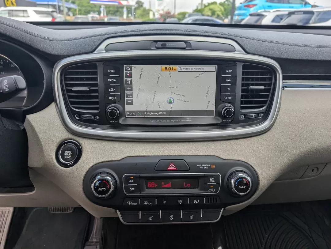 2019 /Stone Beige Kia Sorento EX V6 (5XYPH4A54KG) with an Regular Unleaded V-6 3.3 L/204 engine, 8-Speed Automatic w/OD transmission, located at 3959 U.S. 80 W, Phenix City, AL, 36870, (334) 297-4885, 32.469296, -85.135185 - 2019 Kia Sorento EX V6 - Photo#15