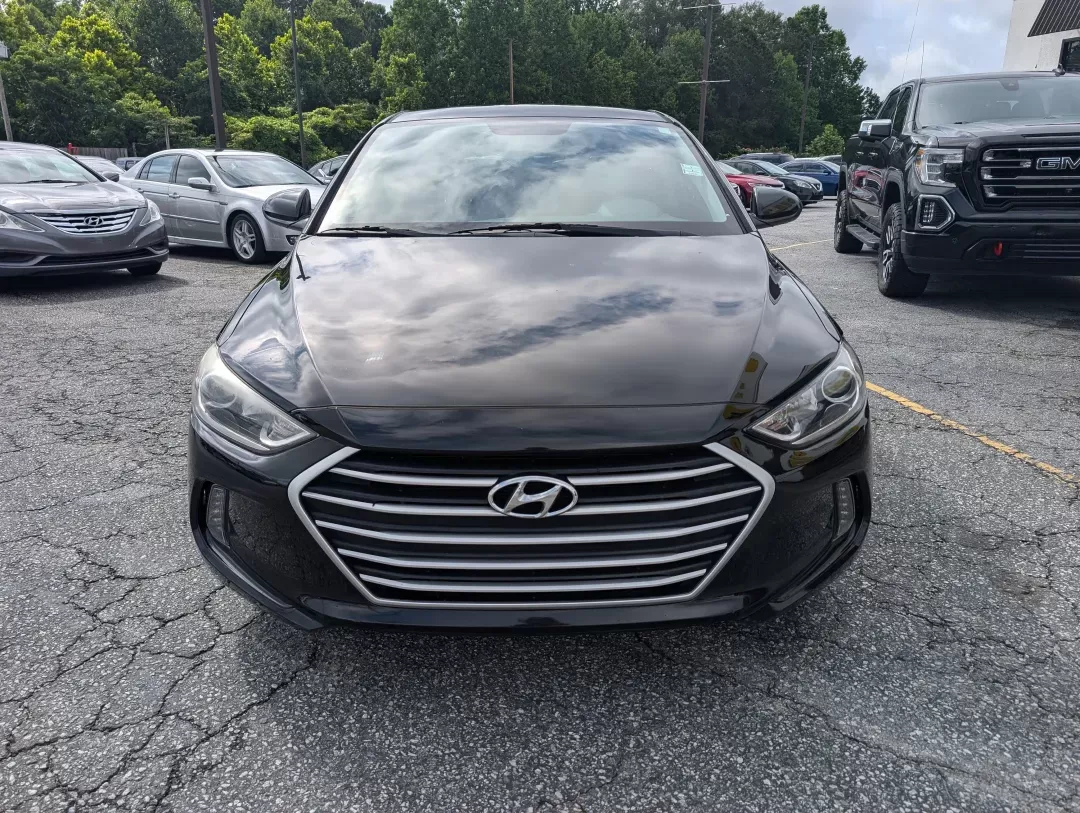 2017 /Gray Hyundai Elantra SE (5NPD84LF9HH) with an Regular Unleaded I-4 2.0 L/122 engine, located at 3959 U.S. 80 W, Phenix City, AL, 36870, (334) 297-4885, 32.469296, -85.135185 - 2017 Hyundai Elantra SE - Photo#1
