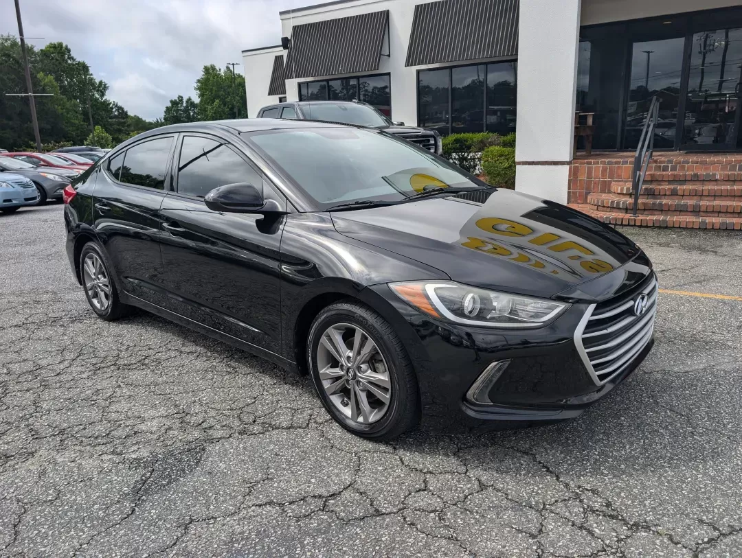 2017 /Gray Hyundai Elantra SE (5NPD84LF9HH) with an Regular Unleaded I-4 2.0 L/122 engine, located at 3959 U.S. 80 W, Phenix City, AL, 36870, (334) 297-4885, 32.469296, -85.135185 - 2017 Hyundai Elantra SE - Photo#2