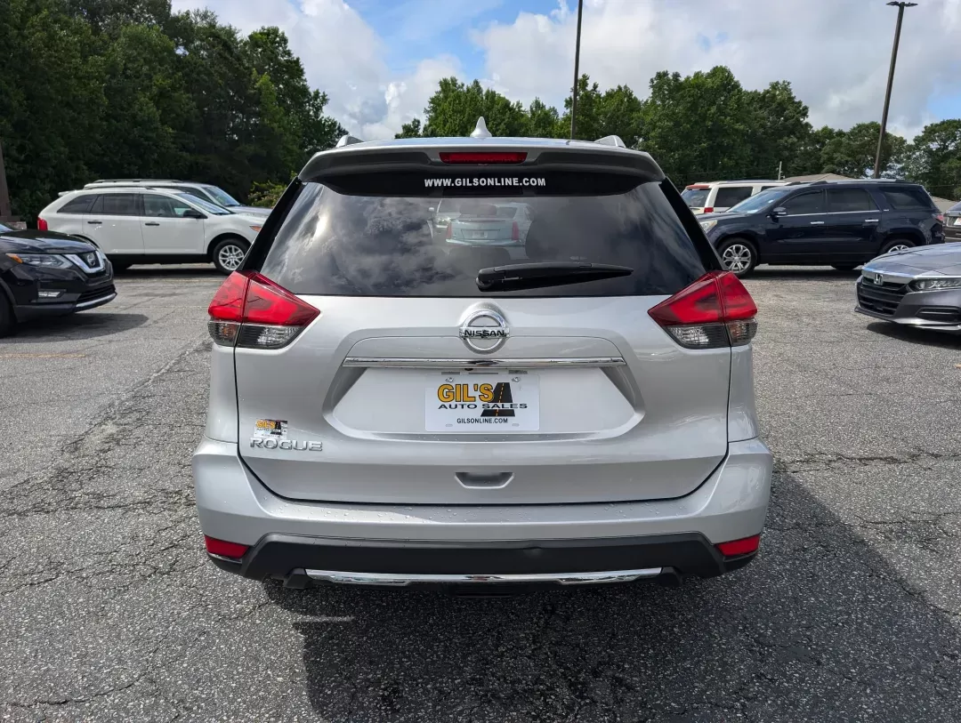 2017 /Charcoal Nissan Rogue S (JN8AT2MT8HW) with an Regular Unleaded I-4 2.5 L/152 engine, 1-Speed CVT w/OD transmission, located at 3959 U.S. 80 W, Phenix City, AL, 36870, (334) 297-4885, 32.469296, -85.135185 - 2017 Nissan Rogue S - Photo#5