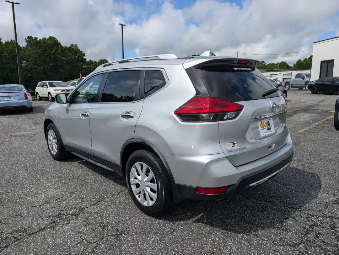 2017 /Charcoal Nissan Rogue S (JN8AT2MT8HW) with an Regular Unleaded I-4 2.5 L/152 engine, 1-Speed CVT w/OD transmission, located at 3959 U.S. 80 W, Phenix City, AL, 36870, (334) 297-4885, 32.469296, -85.135185 - 2017 Nissan Rogue S - Photo#6
