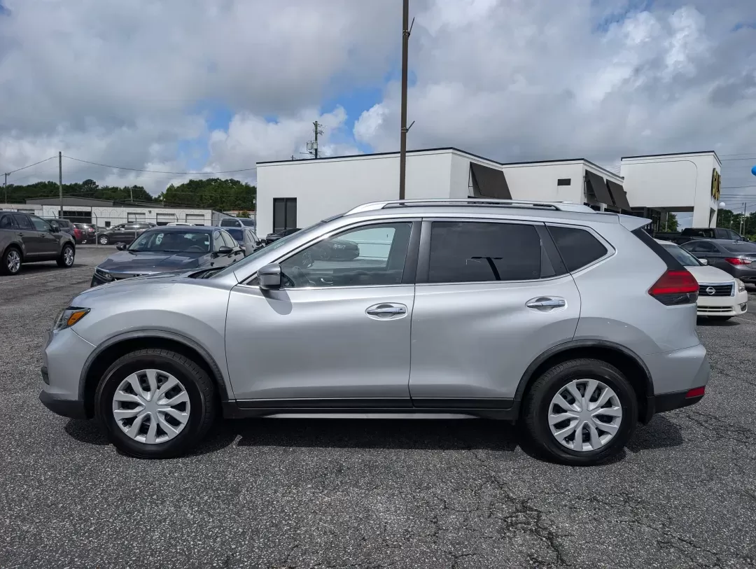 2017 /Charcoal Nissan Rogue S (JN8AT2MT8HW) with an Regular Unleaded I-4 2.5 L/152 engine, 1-Speed CVT w/OD transmission, located at 3959 U.S. 80 W, Phenix City, AL, 36870, (334) 297-4885, 32.469296, -85.135185 - 2017 Nissan Rogue S - Photo#7