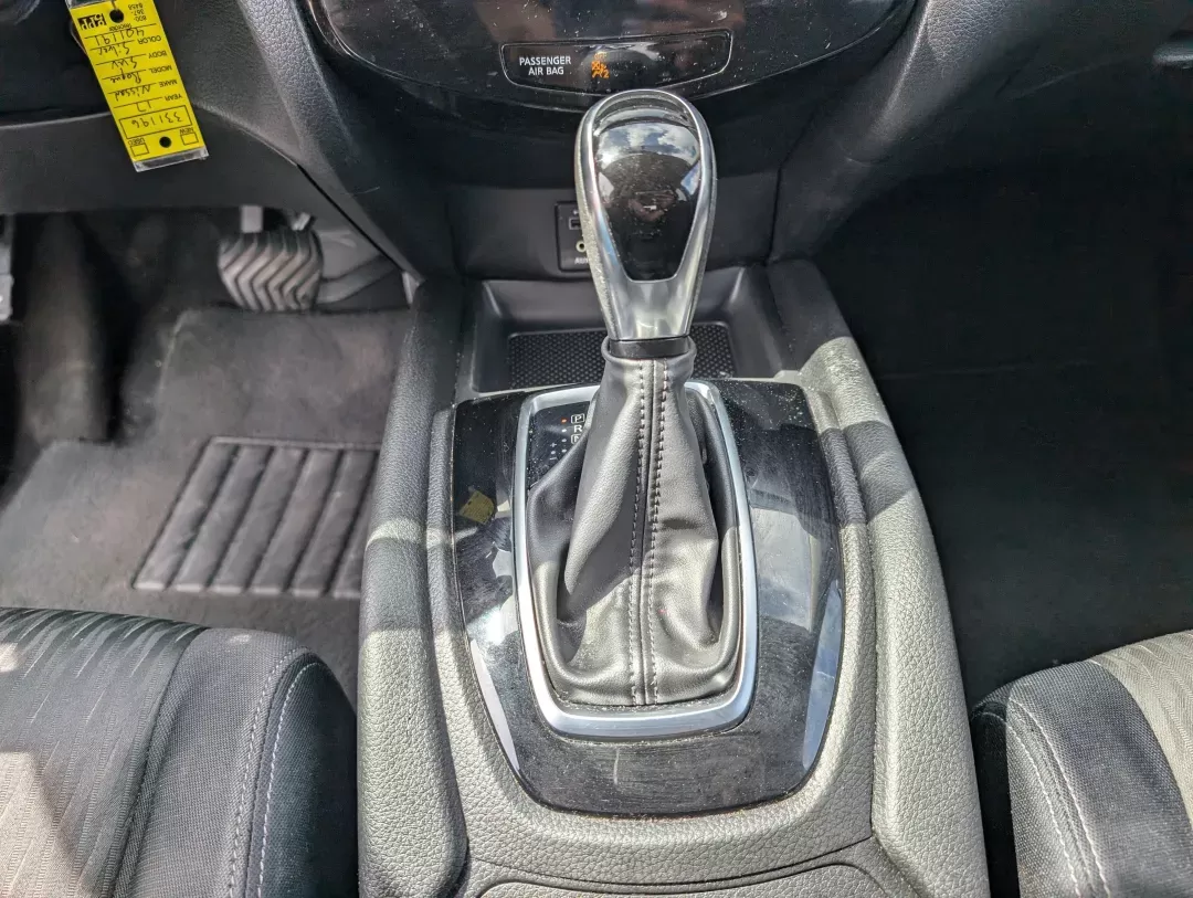 2017 /Charcoal Nissan Rogue S (JN8AT2MT8HW) with an Regular Unleaded I-4 2.5 L/152 engine, 1-Speed CVT w/OD transmission, located at 3959 U.S. 80 W, Phenix City, AL, 36870, (334) 297-4885, 32.469296, -85.135185 - 2017 Nissan Rogue S - Photo#13