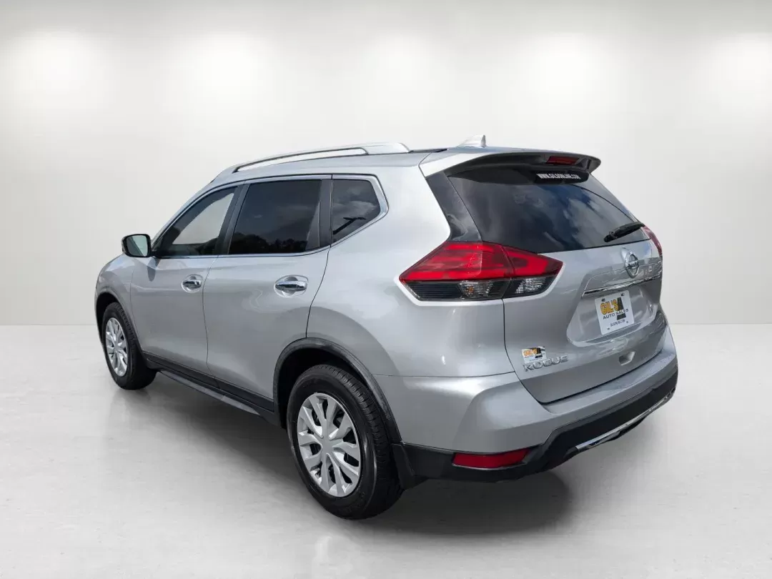 2017 /Charcoal Nissan Rogue S (JN8AT2MT8HW) with an Regular Unleaded I-4 2.5 L/152 engine, 1-Speed CVT w/OD transmission, located at 804 22nd Ave, Phenix City, AL, 36870, (334) 297-1860, 32.484749, -85.024475 - 2017 Nissan Rogue S - Photo#6