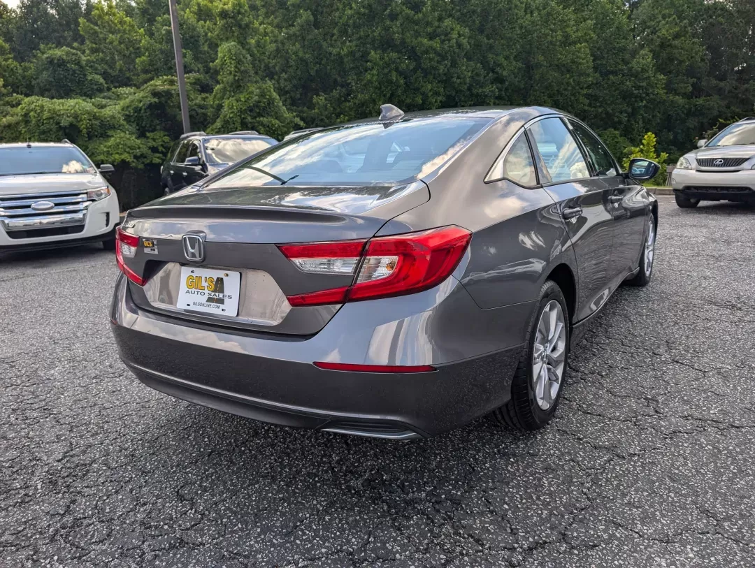 2018 Honda Accord Sedan LX 1.5T (1HGCV1F1XJA) with an Intercooled Turbo Regular Unleaded I-4 1.5 L/91 engine, 1-Speed CVT w/OD transmission, located at 3959 U.S. 80 W, Phenix City, AL, 36870, (334) 297-4885, 32.469296, -85.135185 - 2018 Honda Accord Sedan LX 1.5T - Photo#4