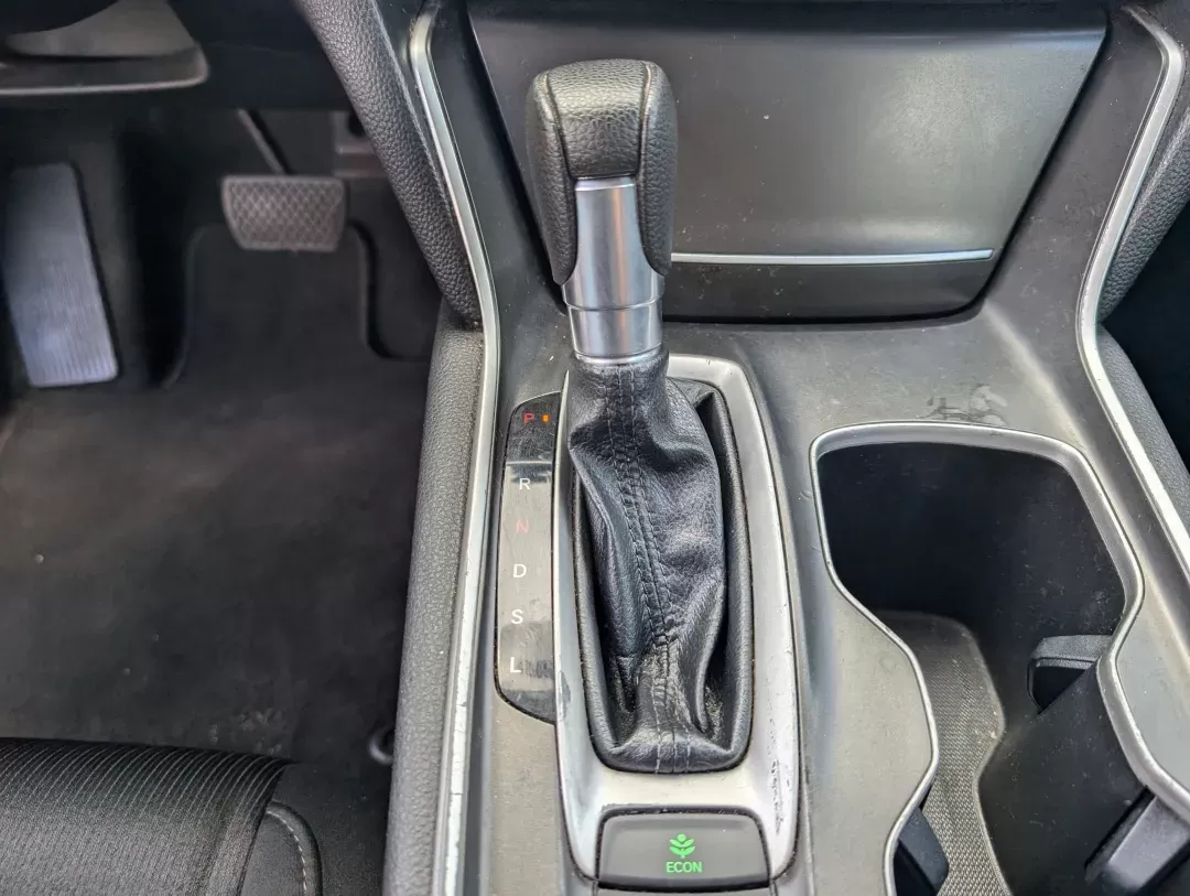 2018 Honda Accord Sedan LX 1.5T (1HGCV1F1XJA) with an Intercooled Turbo Regular Unleaded I-4 1.5 L/91 engine, 1-Speed CVT w/OD transmission, located at 3959 U.S. 80 W, Phenix City, AL, 36870, (334) 297-4885, 32.469296, -85.135185 - 2018 Honda Accord Sedan LX 1.5T - Photo#13
