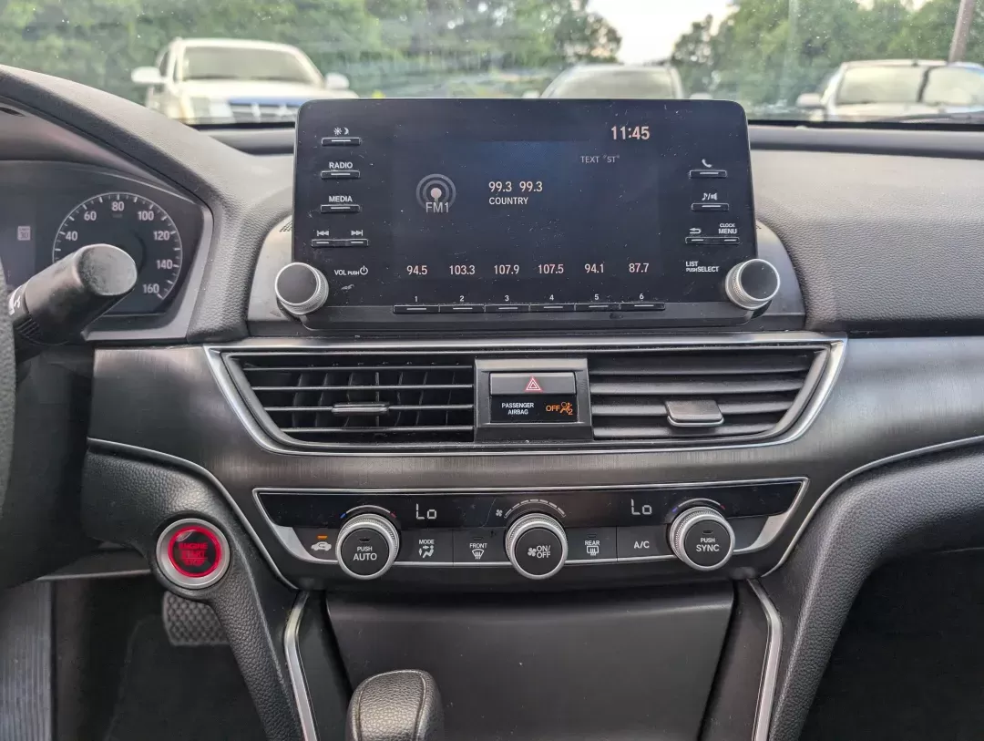 2018 Honda Accord Sedan LX 1.5T (1HGCV1F1XJA) with an Intercooled Turbo Regular Unleaded I-4 1.5 L/91 engine, 1-Speed CVT w/OD transmission, located at 3959 U.S. 80 W, Phenix City, AL, 36870, (334) 297-4885, 32.469296, -85.135185 - 2018 Honda Accord Sedan LX 1.5T - Photo#14