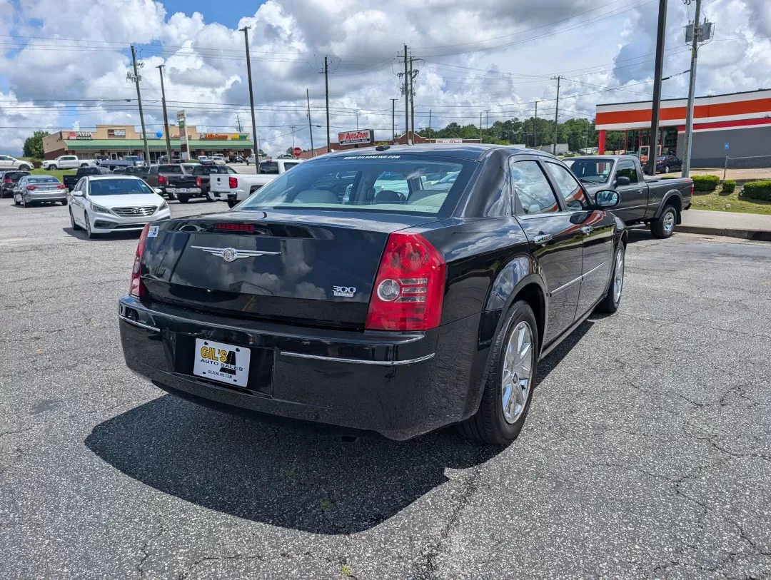 2010 /Dark Khaki/Light Gray Stone Chrysler 300 Touring Signature (2C3CA5CV9AH) with an Gas V6 3.5L/215 engine, 4-Speed Automatic transmission, located at 3959 U.S. 80 W, Phenix City, AL, 36870, (334) 297-4885, 32.469296, -85.135185 - 2010 Chrysler 300 Touring Signature - Photo#4