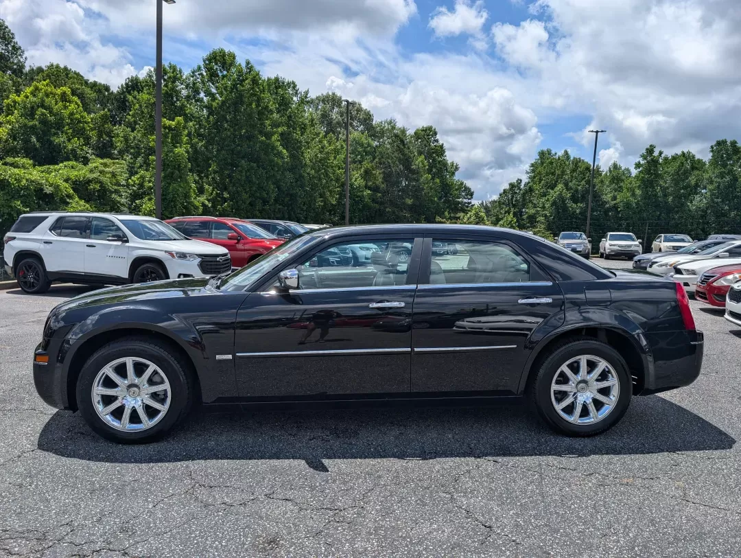 2010 /Dark Khaki/Light Gray Stone Chrysler 300 Touring Signature (2C3CA5CV9AH) with an Gas V6 3.5L/215 engine, 4-Speed Automatic transmission, located at 3959 U.S. 80 W, Phenix City, AL, 36870, (334) 297-4885, 32.469296, -85.135185 - 2010 Chrysler 300 Touring Signature - Photo#7