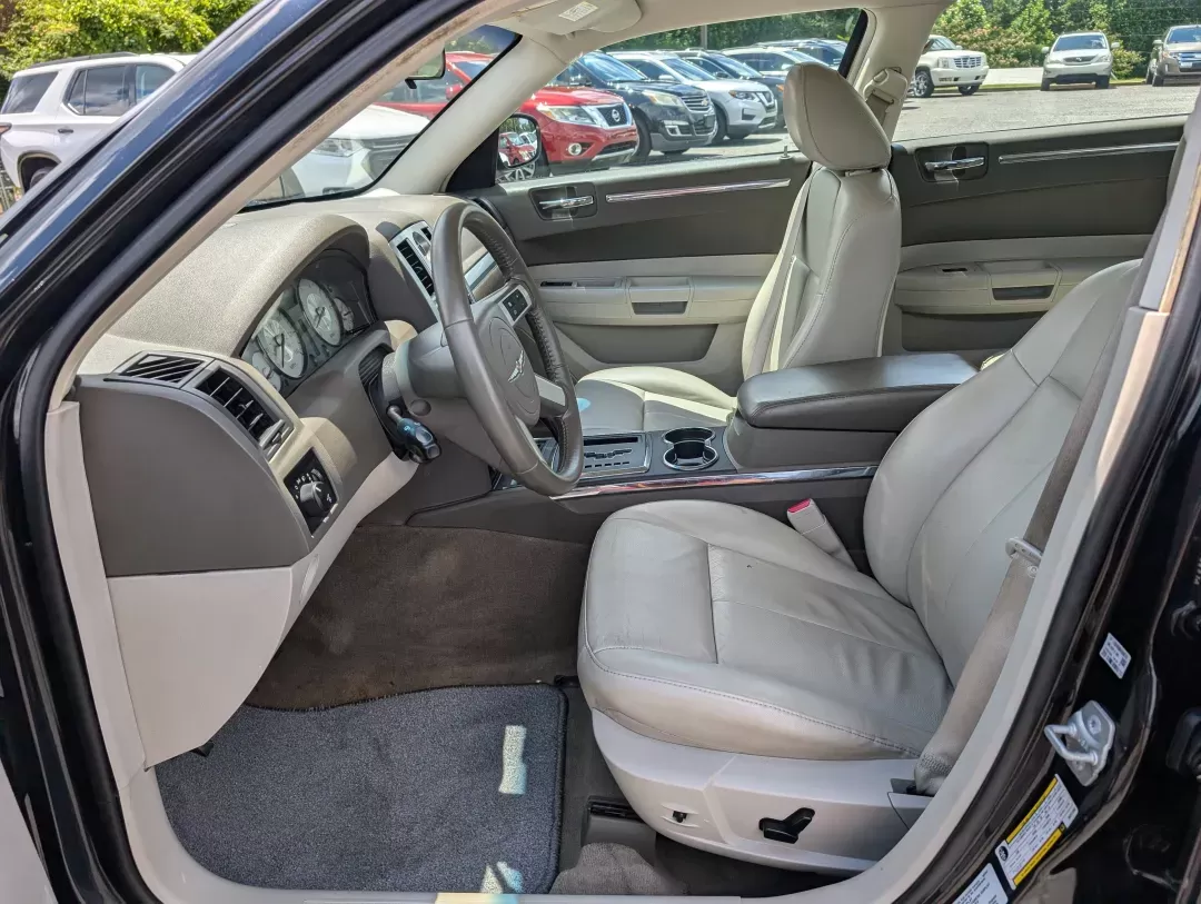 2010 /Dark Khaki/Light Gray Stone Chrysler 300 Touring Signature (2C3CA5CV9AH) with an Gas V6 3.5L/215 engine, 4-Speed Automatic transmission, located at 3959 U.S. 80 W, Phenix City, AL, 36870, (334) 297-4885, 32.469296, -85.135185 - 2010 Chrysler 300 Touring Signature - Photo#9