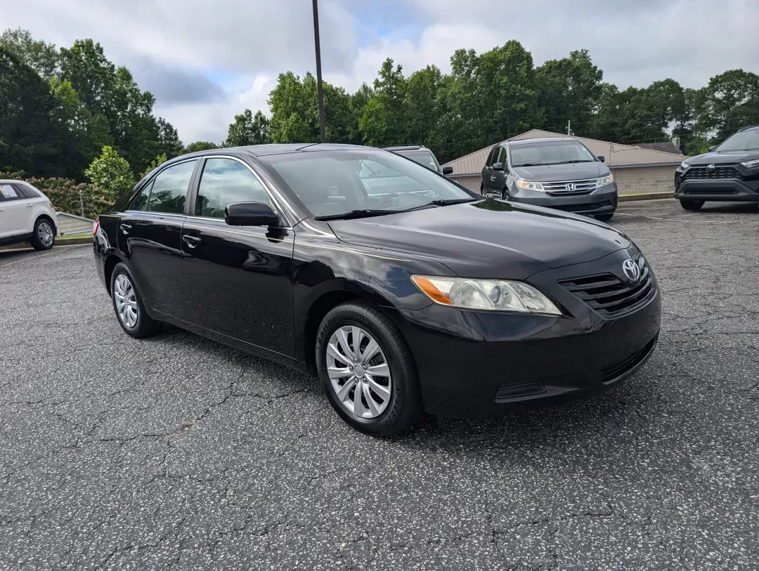 2007 Toyota Camry LE (4T1BK46K97U) with an Gas V6 3.5L/211 engine, 6-Speed Automatic w/OD transmission, located at 3959 U.S. 80 W, Phenix City, AL, 36870, (334) 297-4885, 32.469296, -85.135185 - 2007 Toyota Camry LE - Photo#2