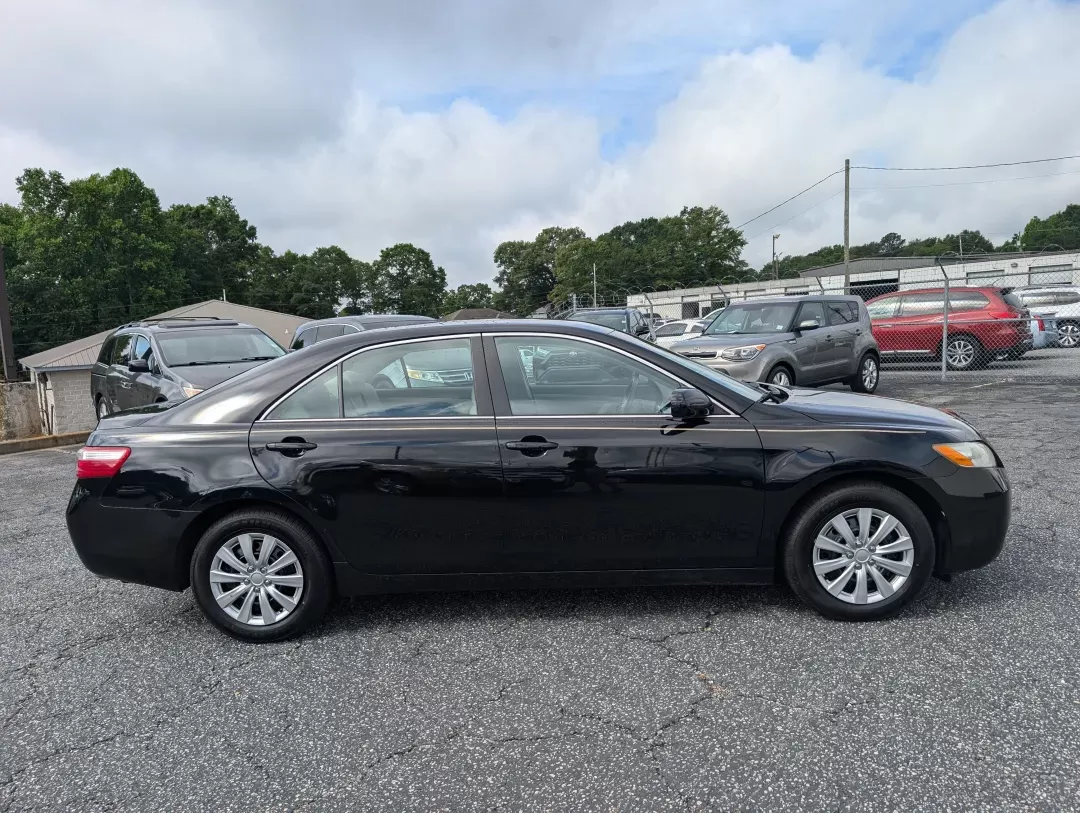 2007 Toyota Camry LE (4T1BK46K97U) with an Gas V6 3.5L/211 engine, 6-Speed Automatic w/OD transmission, located at 3959 U.S. 80 W, Phenix City, AL, 36870, (334) 297-4885, 32.469296, -85.135185 - 2007 Toyota Camry LE - Photo#3