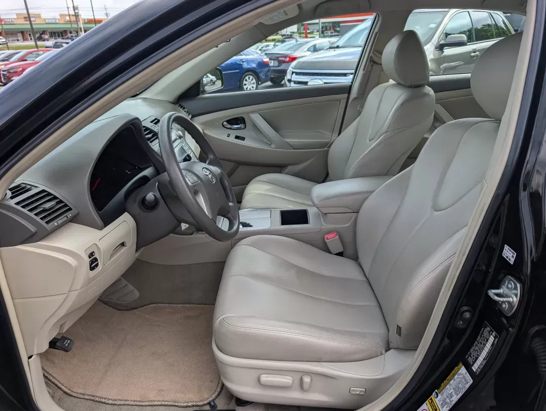 2007 Toyota Camry LE (4T1BK46K97U) with an Gas V6 3.5L/211 engine, 6-Speed Automatic w/OD transmission, located at 3959 U.S. 80 W, Phenix City, AL, 36870, (334) 297-4885, 32.469296, -85.135185 - 2007 Toyota Camry LE - Photo#9