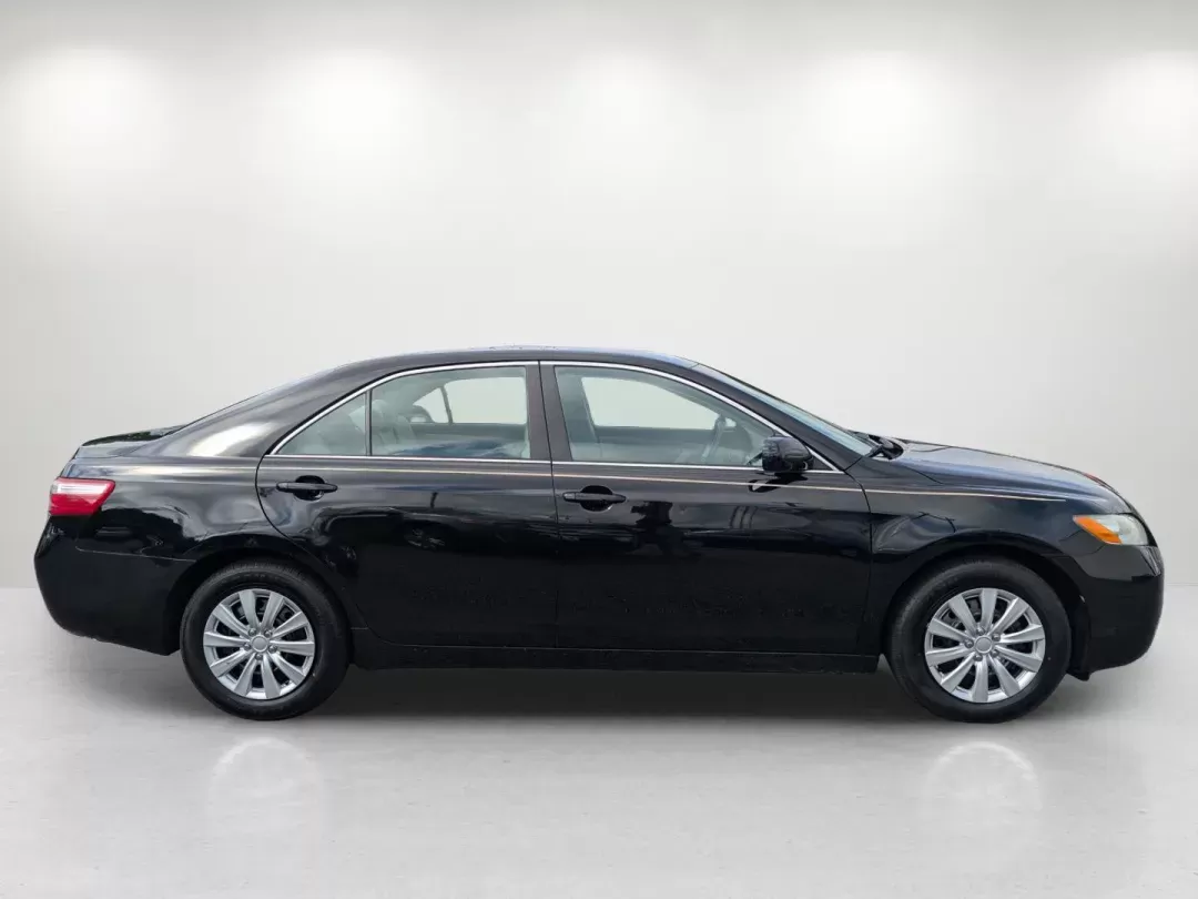 2007 Toyota Camry LE (4T1BK46K97U) with an Other engine, located at 521 Old Farm Lane Rd, Prattville, AL, 36066, (334) 325-1505, 32.482460, -86.416367 - **Discover Your Next Adventure with the 2007 Toyota Camry LE at Gils Auto - Phenix City!**<br /> <br /> Are you searching for a reliable and stylish sedan that fits perfectly into your busy lifestyle? Look no further! The 2007 Toyota Camry LE is not just a car; it's your steadfast companion for both - Photo#3
