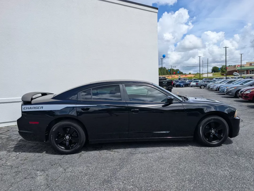 2013 /Black Interior Dodge Charger SE (2C3CDXBG7DH) with an Gas/Ethanol V6 3.6L/220 engine, 8-Speed Automatic transmission, located at 3959 U.S. 80 W, Phenix City, AL, 36870, (334) 297-4885, 32.469296, -85.135185 - 2013 Dodge Charger SE - Photo#3