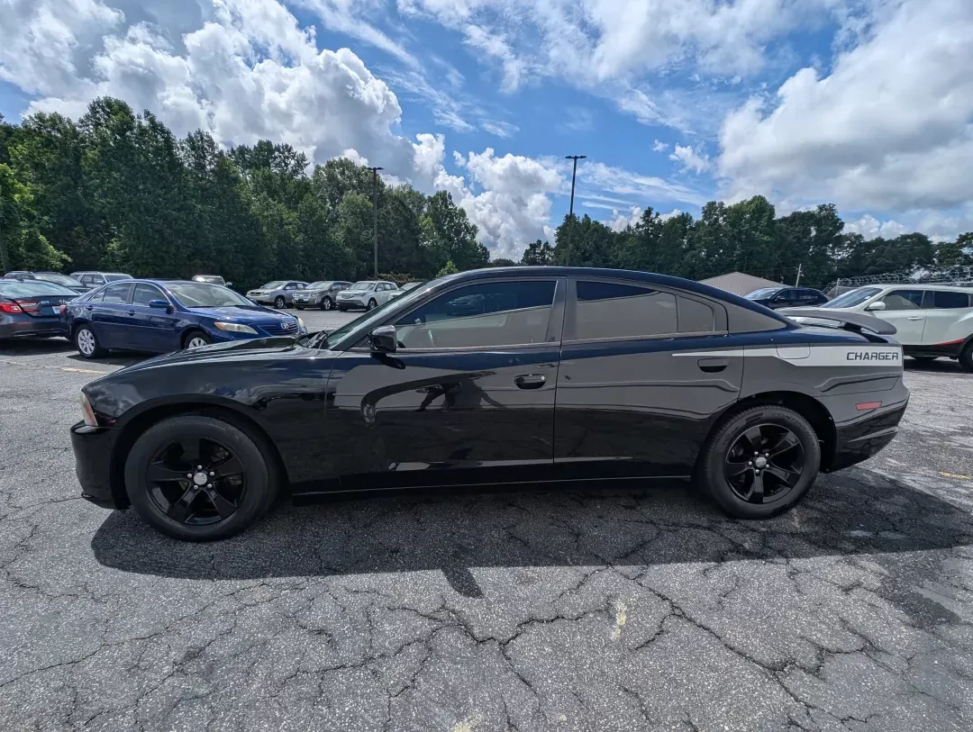 2013 /Black Interior Dodge Charger SE (2C3CDXBG7DH) with an Gas/Ethanol V6 3.6L/220 engine, 8-Speed Automatic transmission, located at 3959 U.S. 80 W, Phenix City, AL, 36870, (334) 297-4885, 32.469296, -85.135185 - 2013 Dodge Charger SE - Photo#7